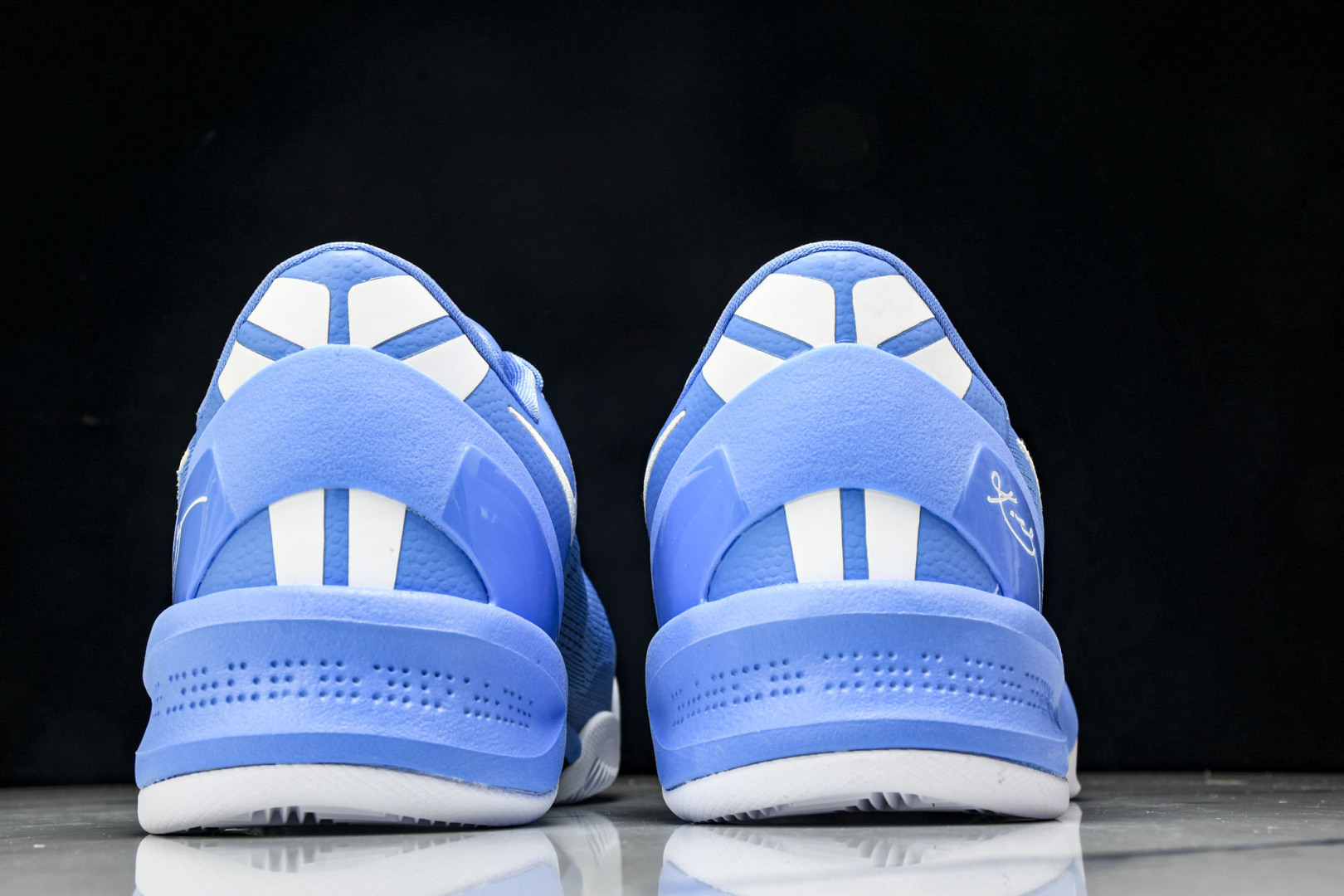 科比 尺码40-47.5

纯原版出品-Kobe 8 Protro TB 促销 'Game Royal'
