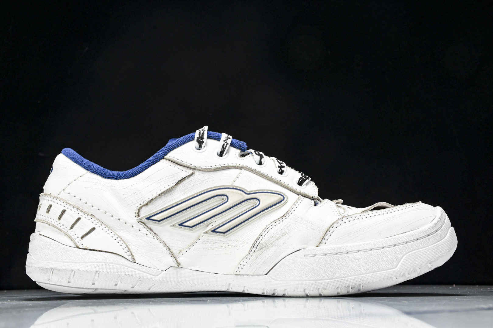 巴黎 尺码40-46

纯原版出品-Balenciaga HamPtons Worn-Out 白蓝 WC