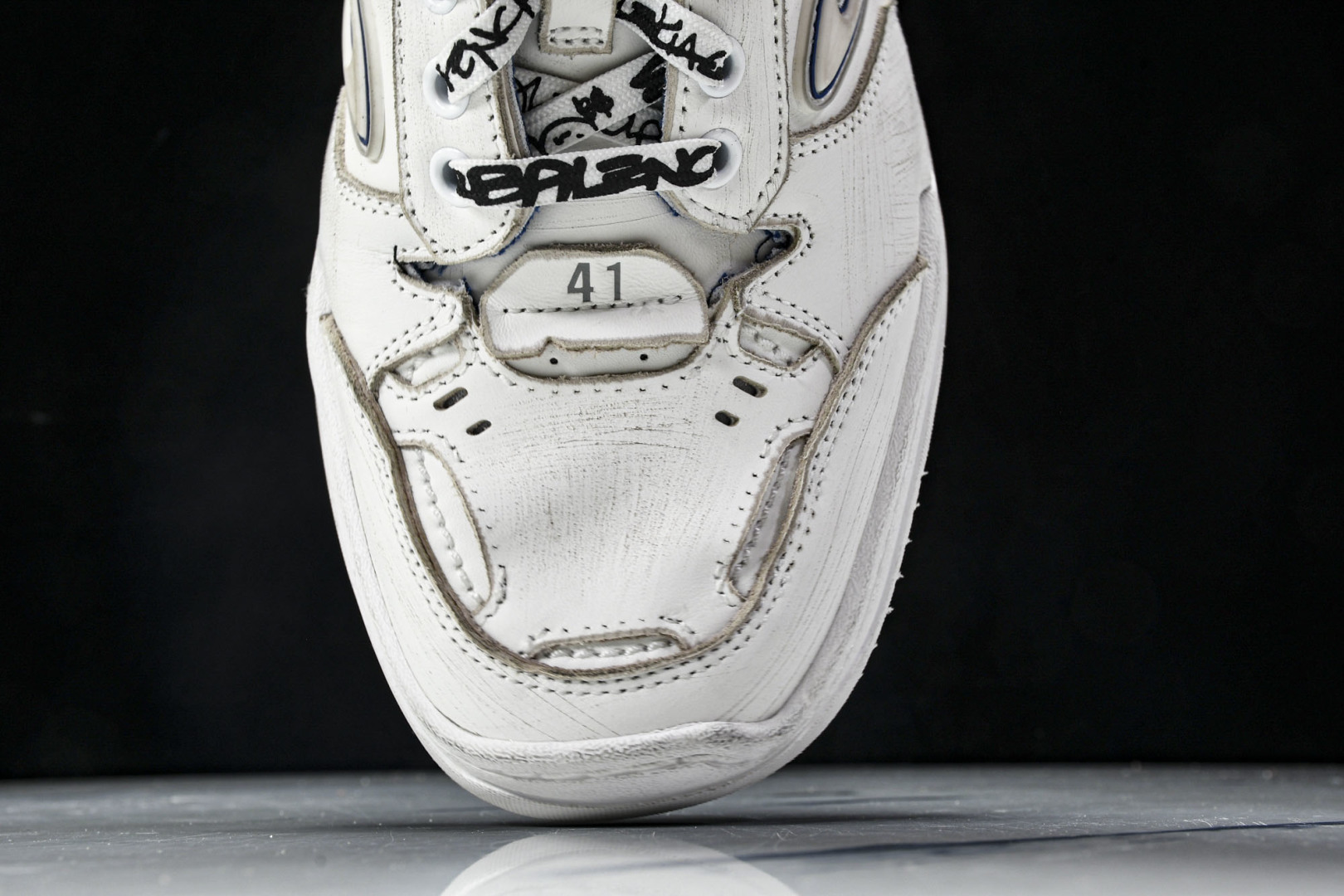 巴黎 尺码40-46

纯原版出品-Balenciaga HamPtons Worn-Out 白蓝 WC
