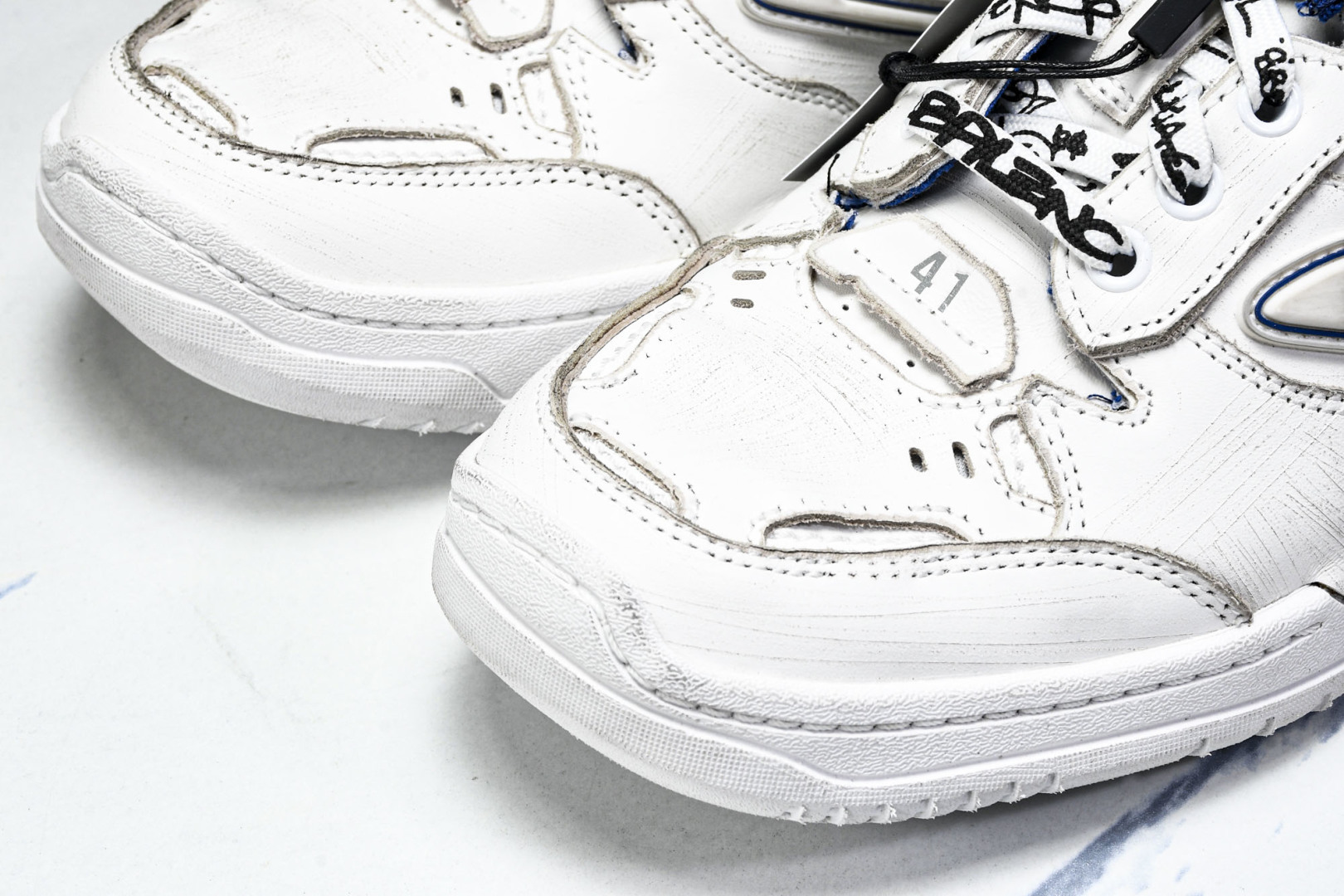 巴黎 尺码40-46

纯原版出品-Balenciaga HamPtons Worn-Out 白蓝 WC