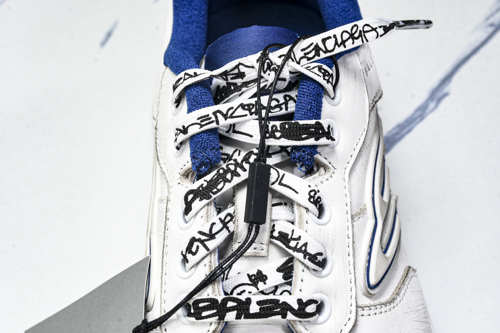 巴黎 尺码40-46

纯原版出品-Balenciaga HamPtons Worn-Out 白蓝 WC