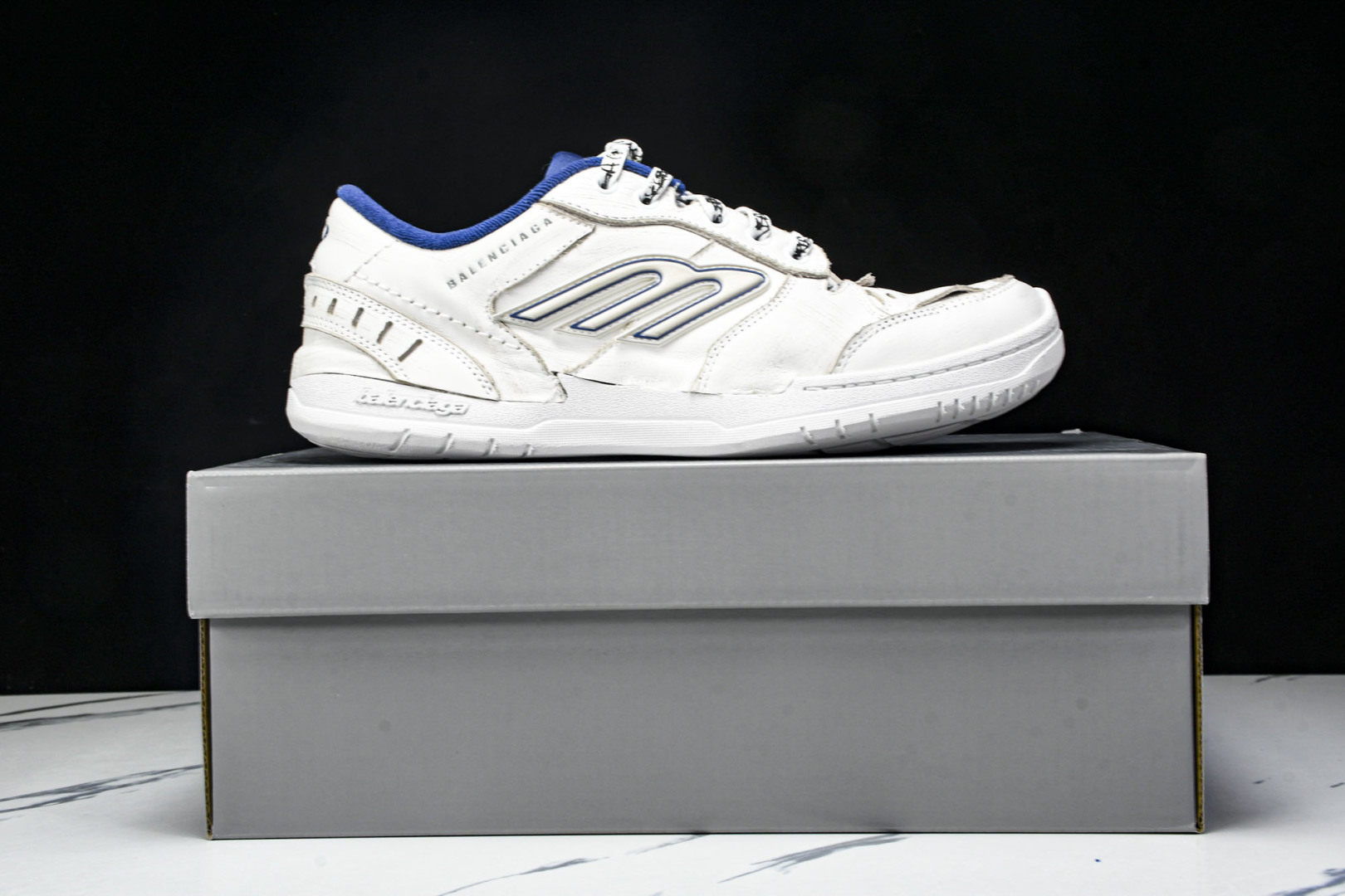 巴黎 尺码40-46

纯原版出品-Balenciaga HamPtons Worn-Out 白蓝 WC