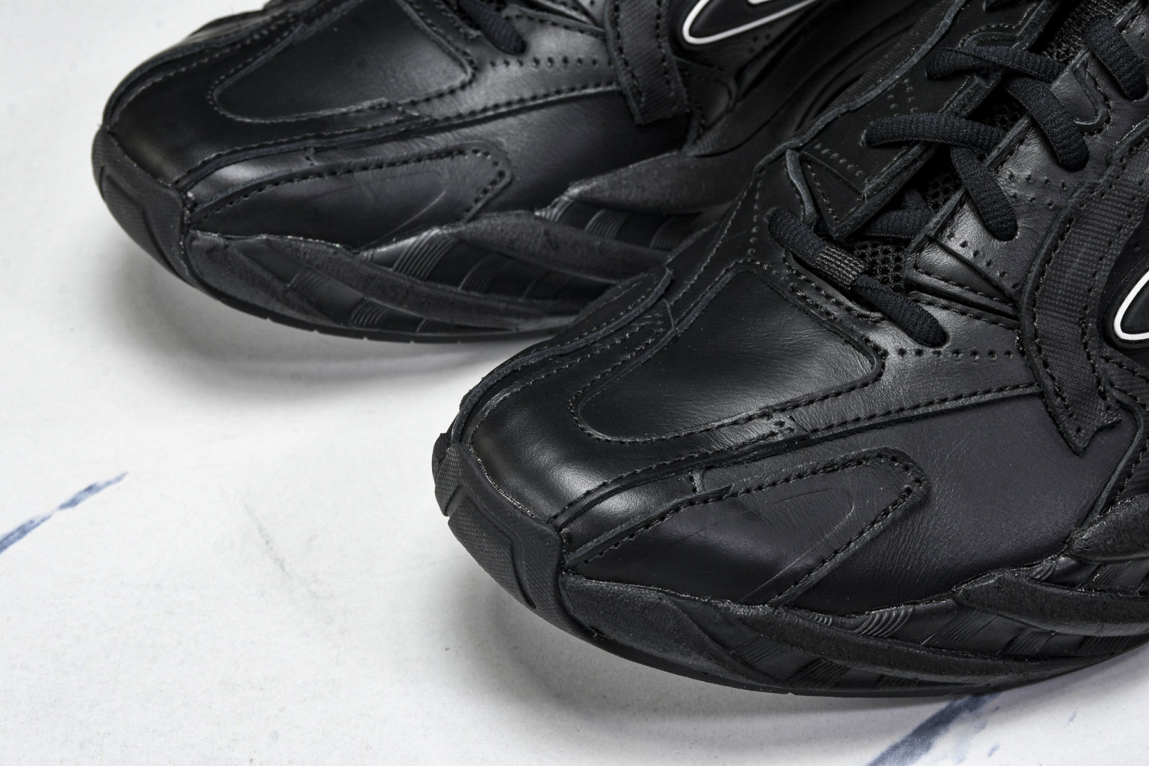 巴黎 尺码40-46

纯原版出品-Balenciaga 巴黎世家 16代 MONDAY 黑白 WDTS