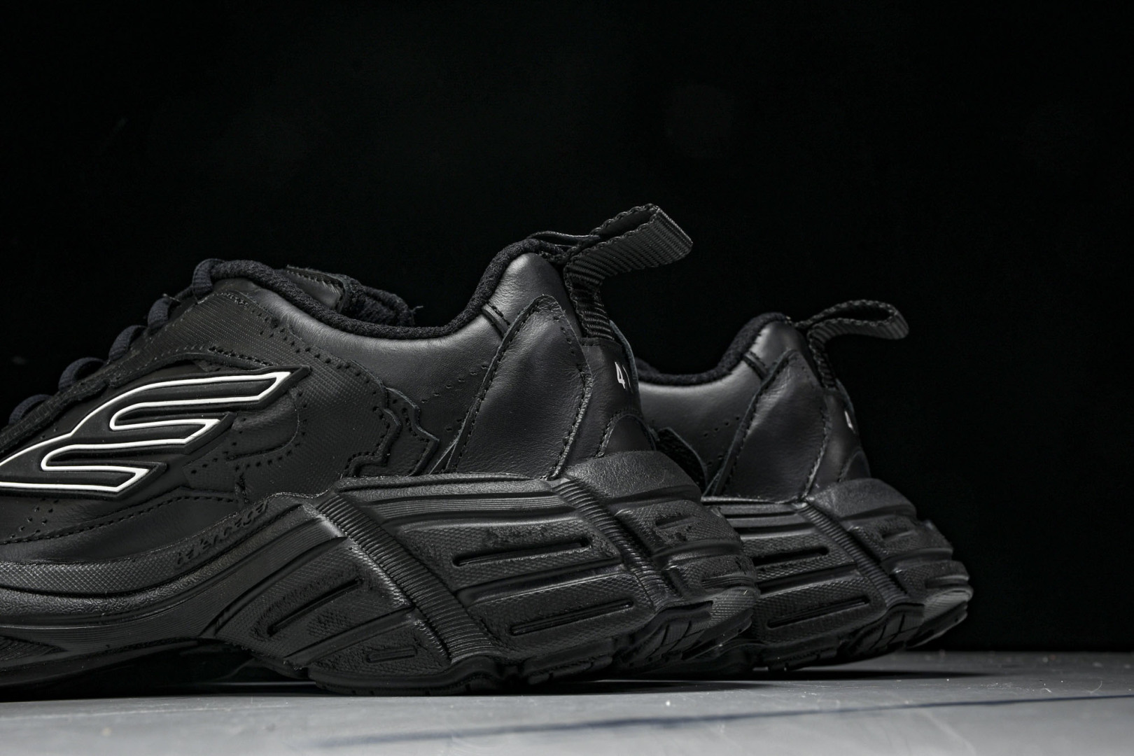 巴黎 尺码40-46

纯原版出品-Balenciaga 巴黎世家 16代 MONDAY 黑白 WDTS