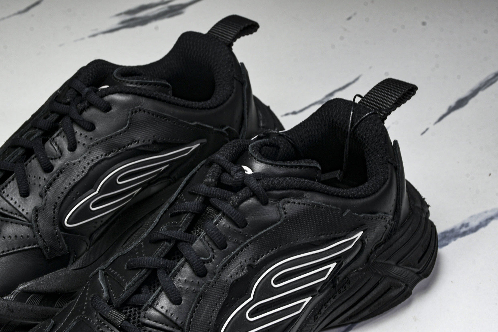 巴黎 尺码40-46

纯原版出品-Balenciaga 巴黎世家 16代 MONDAY 黑白 WDTS