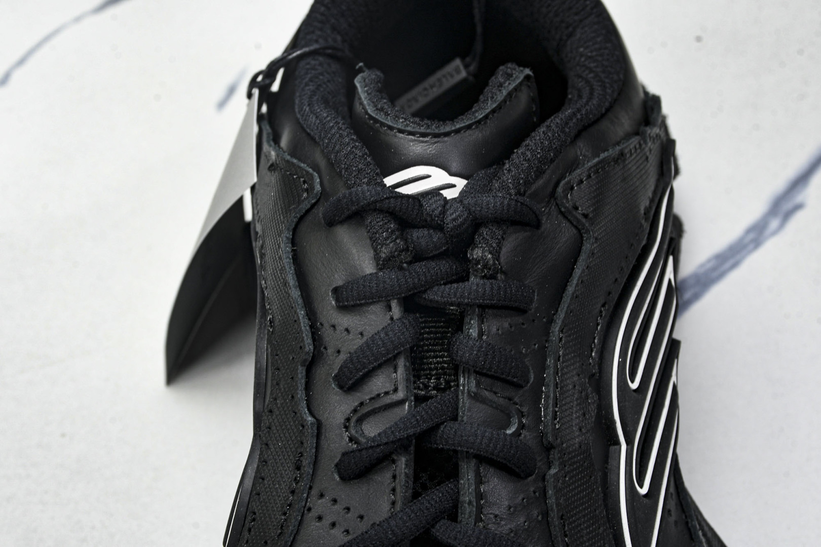 巴黎 尺码40-46

纯原版出品-Balenciaga 巴黎世家 16代 MONDAY 黑白 WDTS