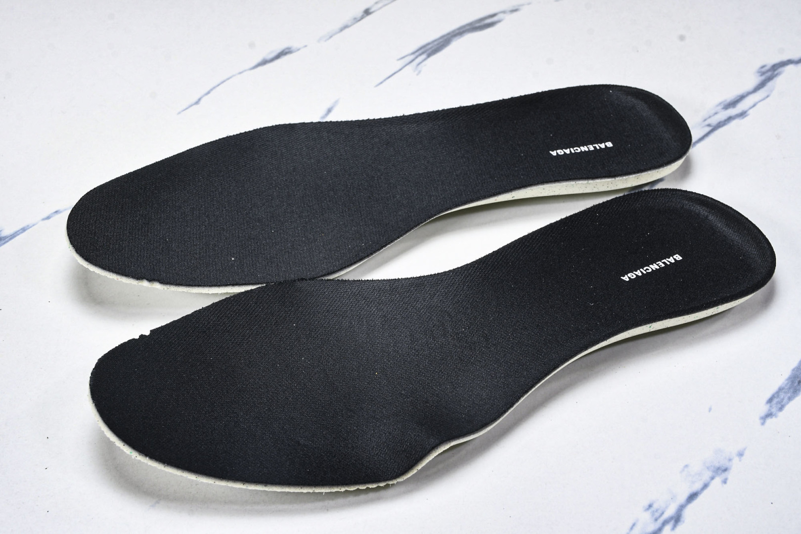 巴黎 尺码40-46

纯原版出品-Balenciaga 巴黎世家 16代 MONDAY 黑白 WDTS
