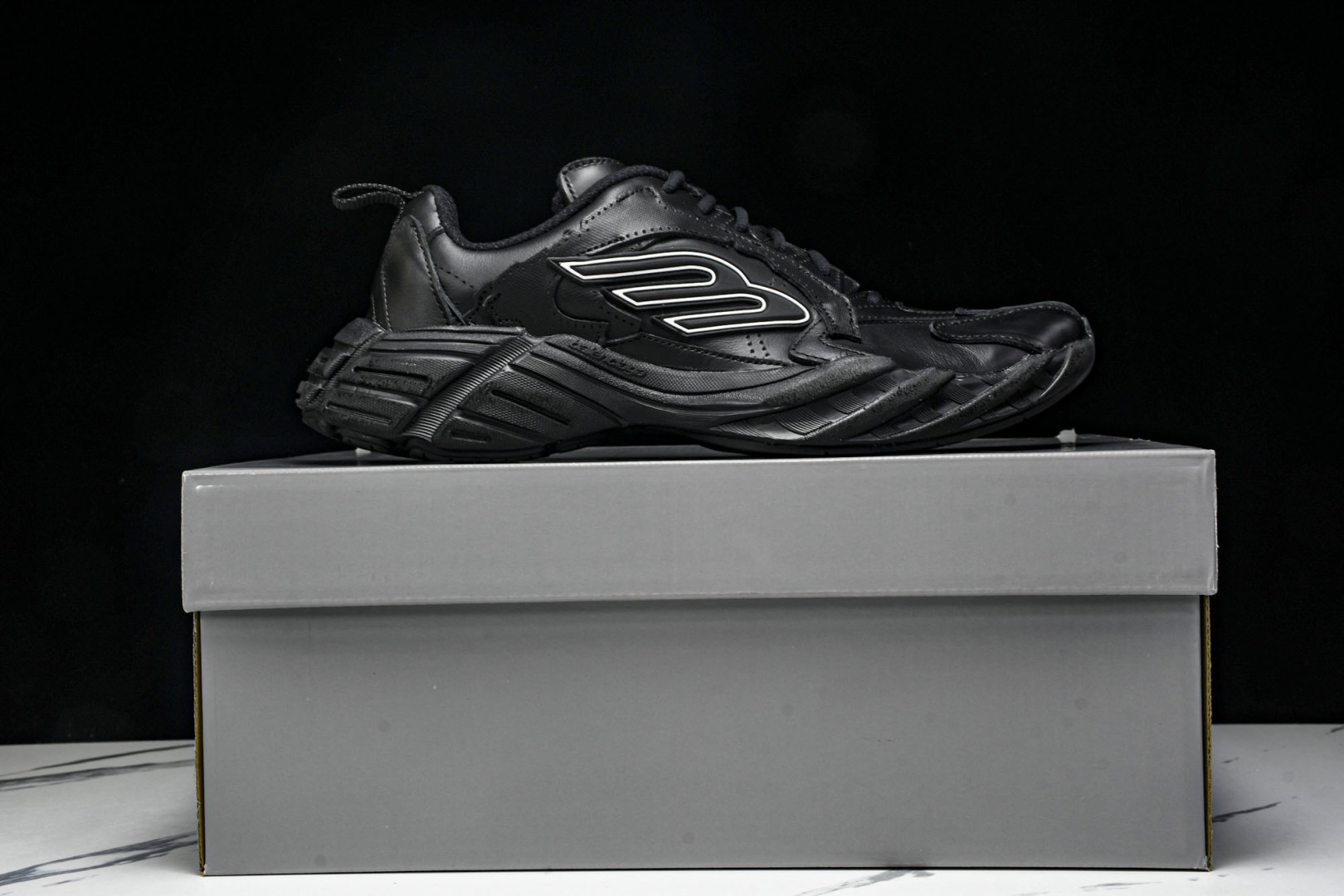 巴黎 尺码40-46

纯原版出品-Balenciaga 巴黎世家 16代 MONDAY 黑白 WDTS