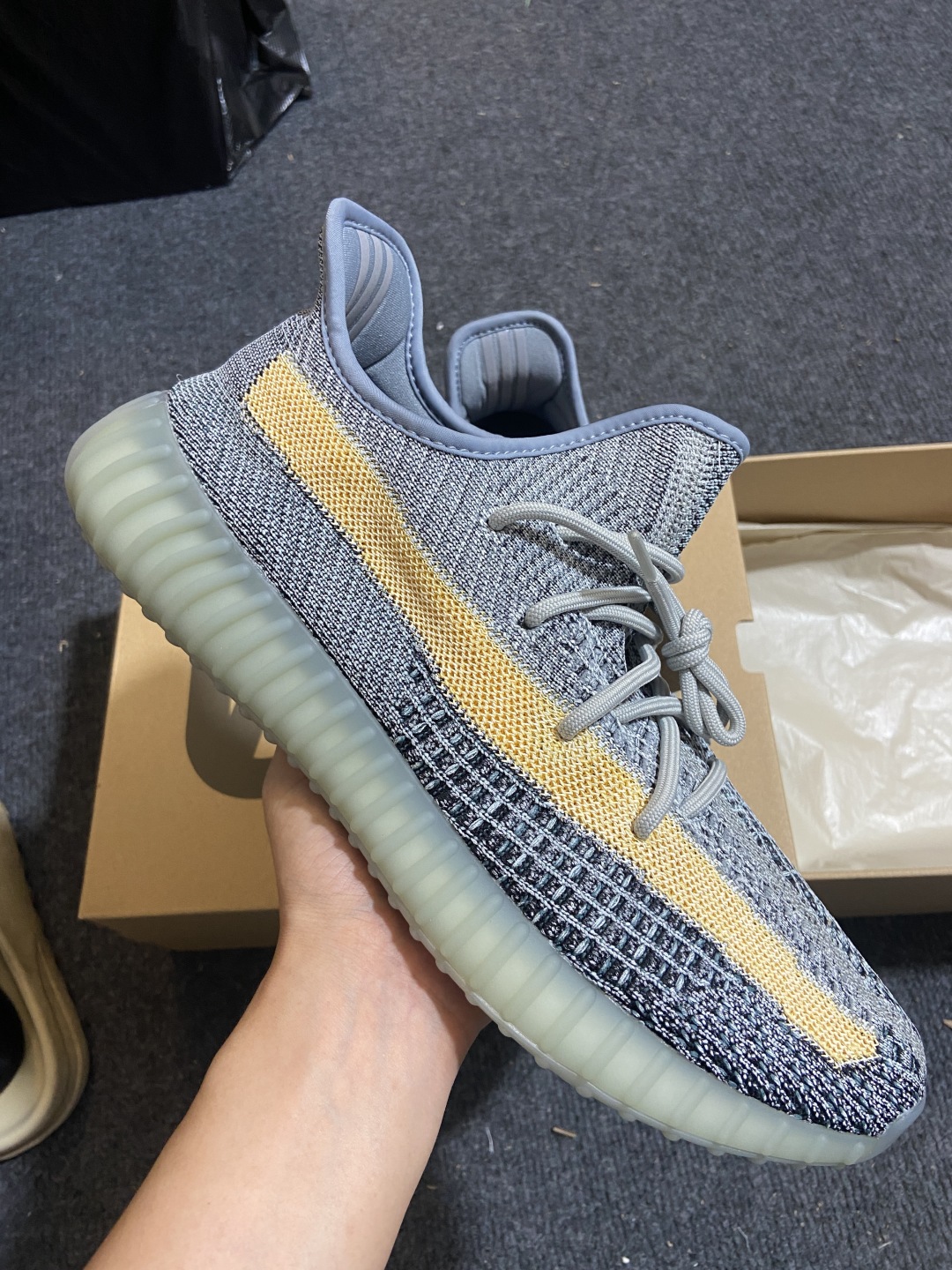 Yeezy水洗丹宁 尺码36-48

纯原版出品-Yeezy Boost 350 V2 Ash Blue