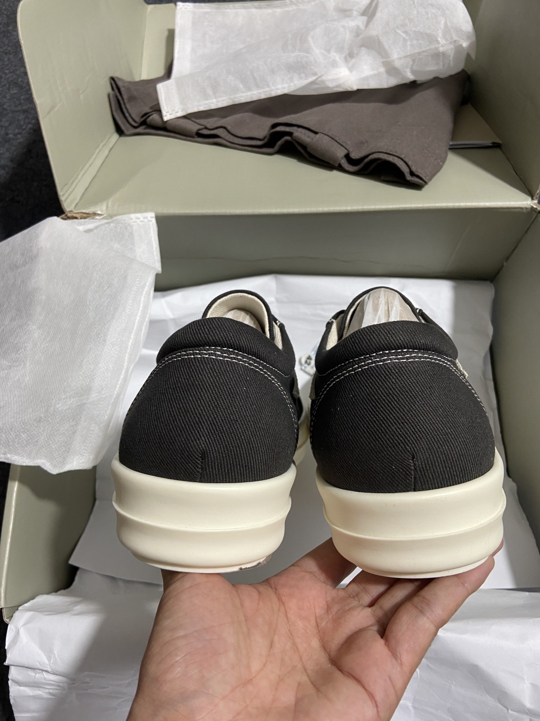 Rickowens 尺码35-46

纯原出品-Rick Owens DRKSHDW 灰黑布面  瑞克 