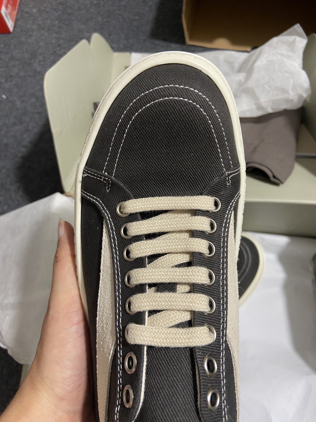 Rickowens 尺码35-46

纯原出品-Rick Owens DRKSHDW 灰黑布面  瑞克 