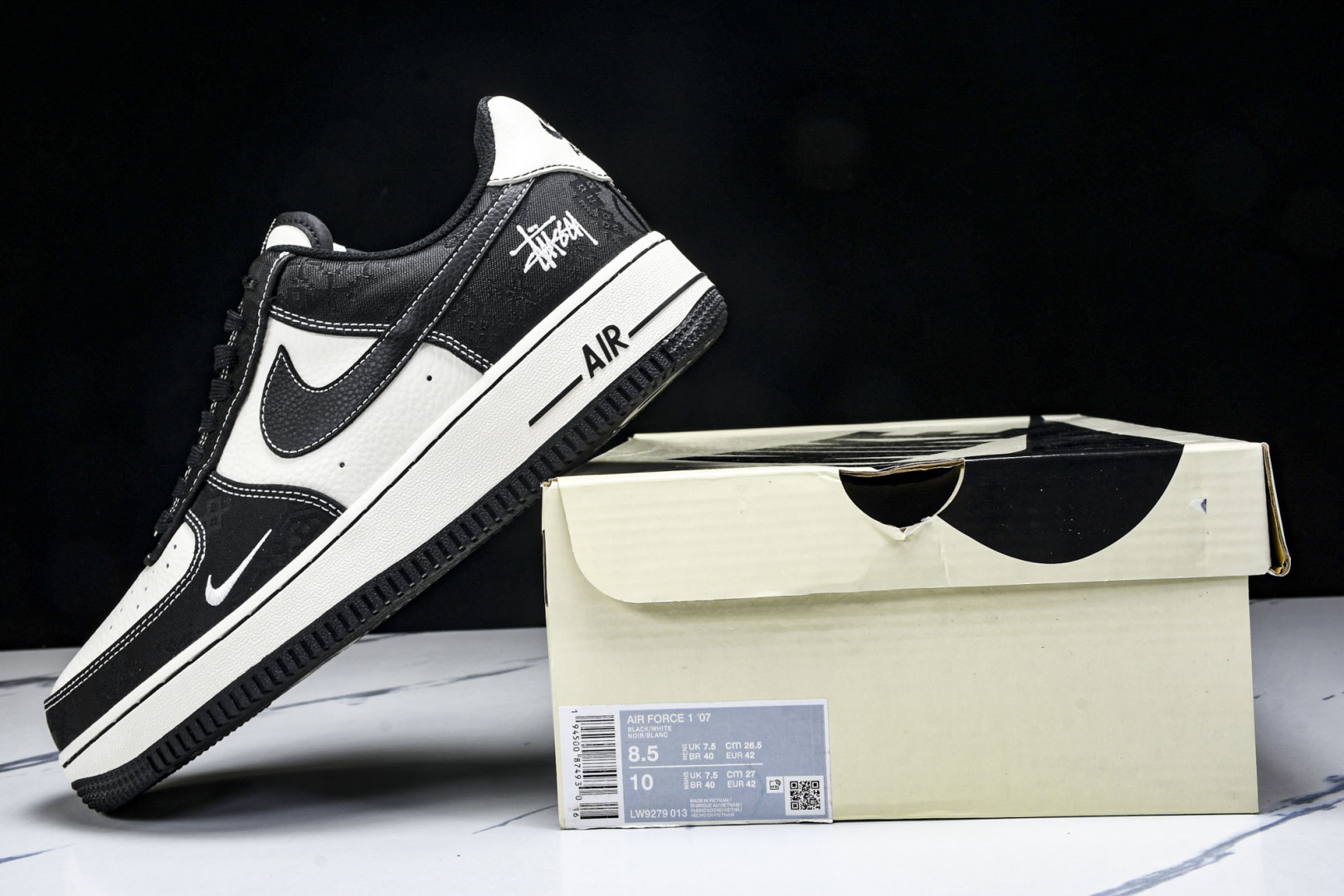 AF1空军 尺码36-45

纯原出品-Air Force 1'07 Low LV联名 米黑勾红标 空军