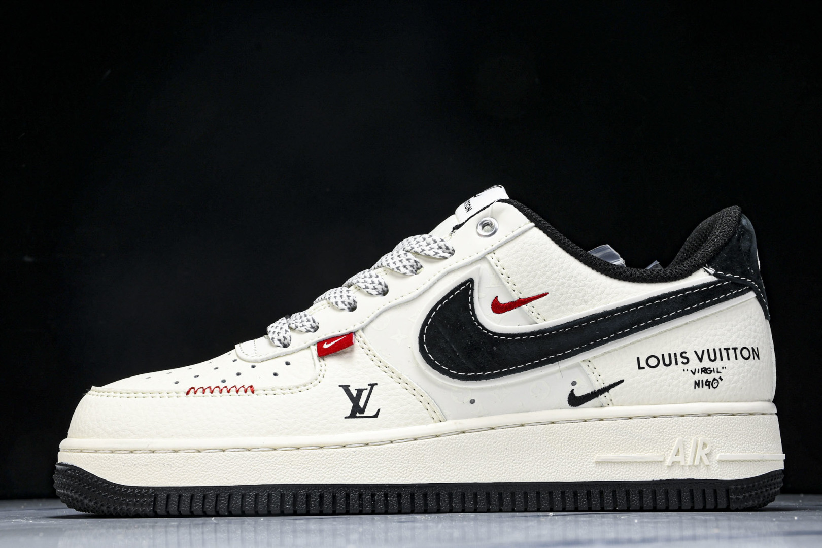 AF1空军 尺码36-45

纯原出品-Air Force 1'07 Low LV联名 米黑勾红标 空军
