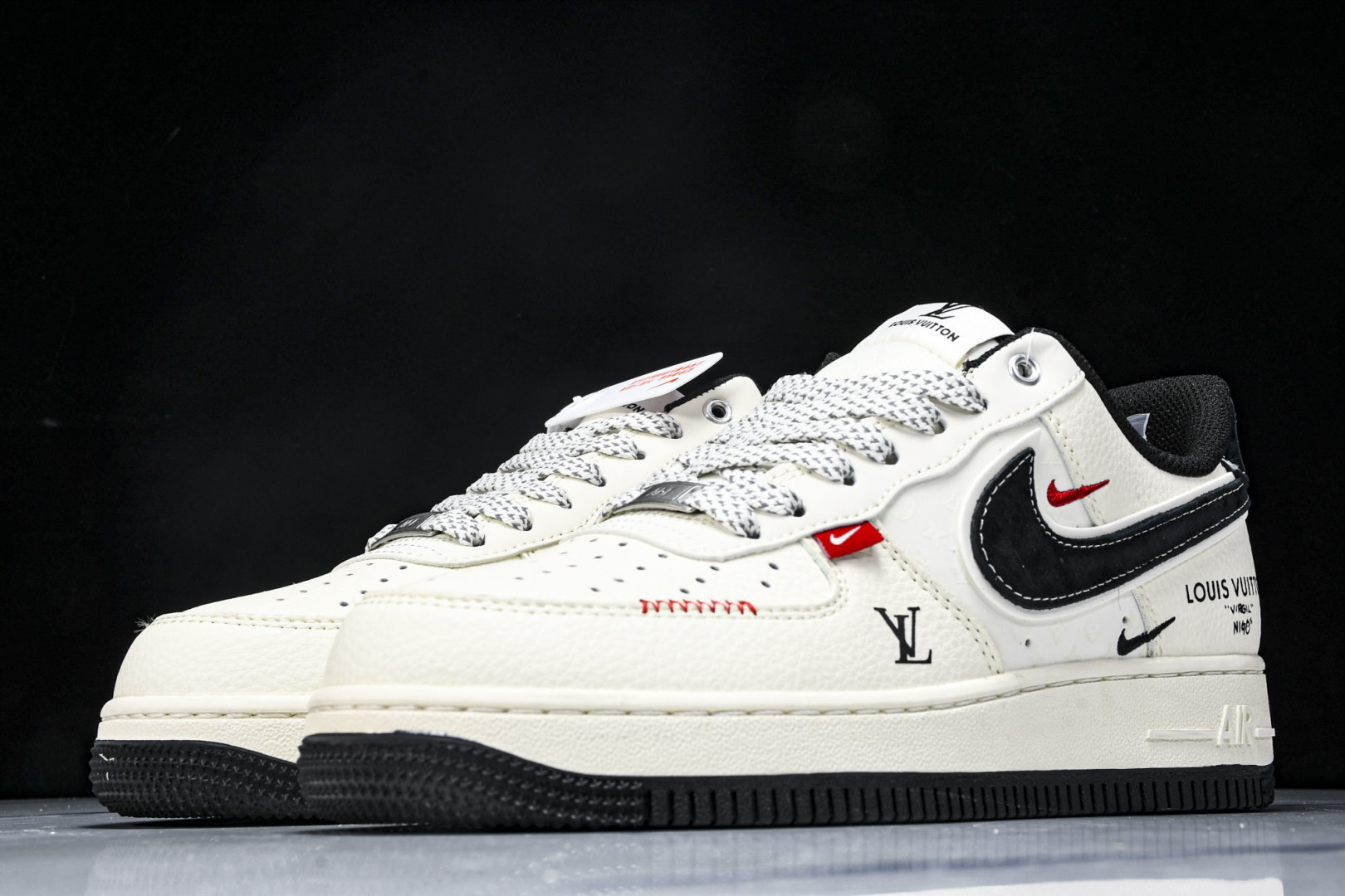 AF1空军 尺码36-45

纯原出品-Air Force 1'07 Low LV联名 米黑勾红标 空军