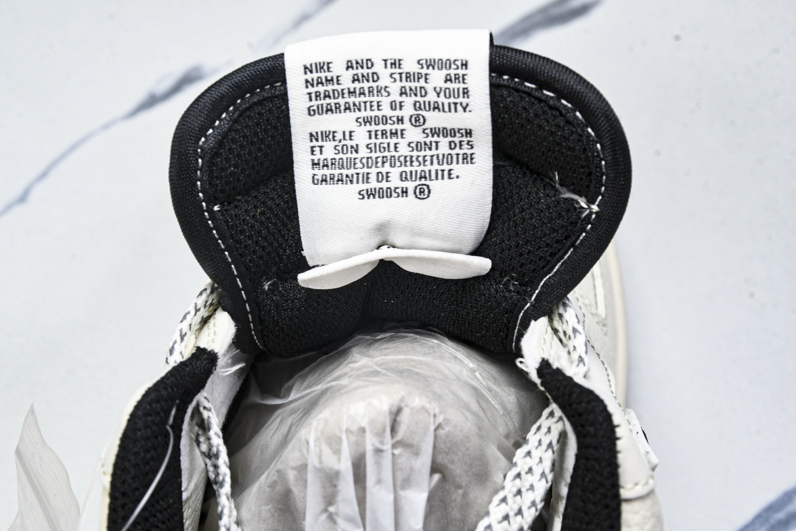 AF1空军 尺码36-45

纯原出品-Air Force 1'07 Low LV联名 米黑勾红标 空军