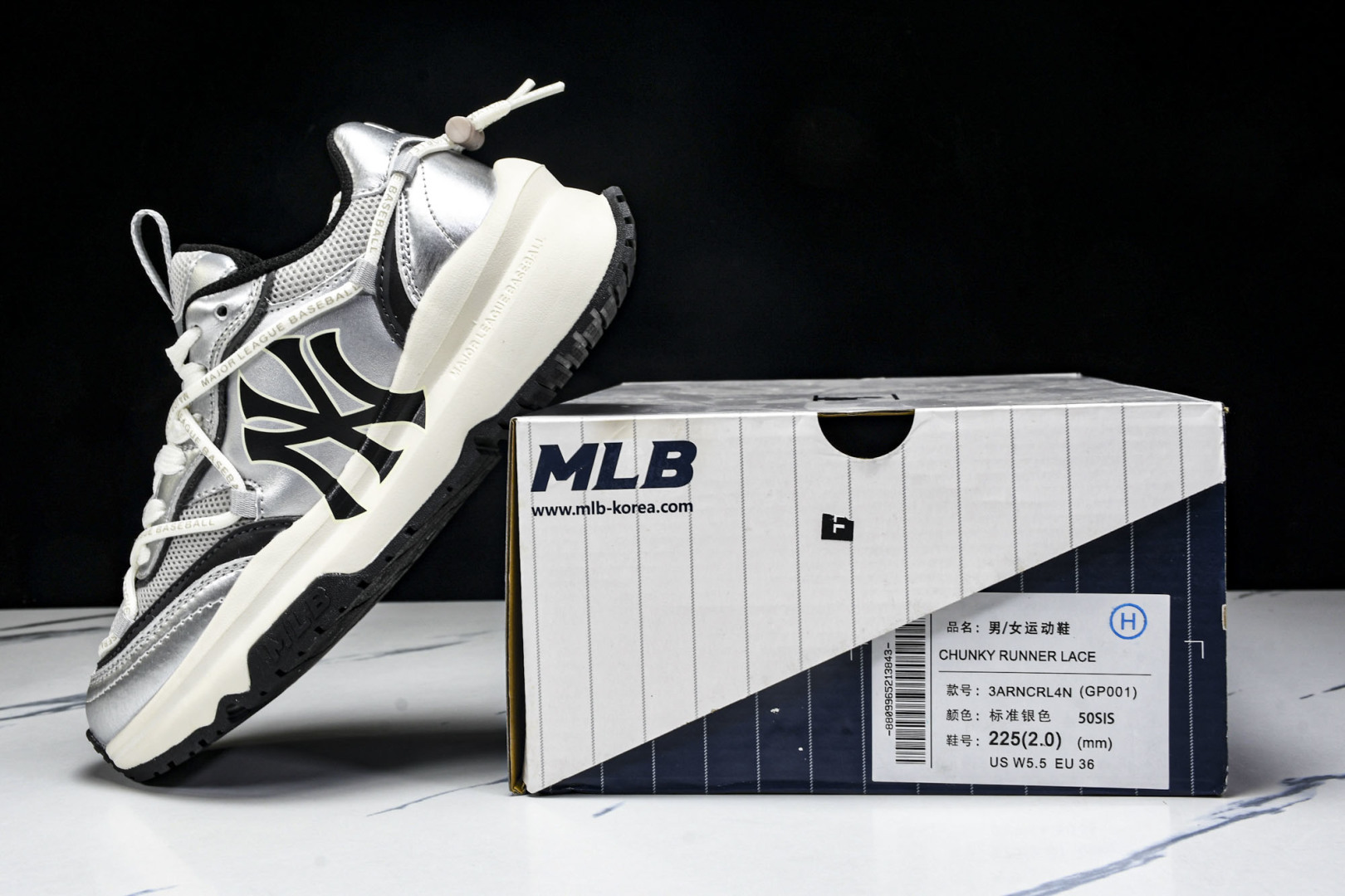 MLB 尺码35-45

纯原出品-MLB Chunky Runner 绑带黑银  3ARNCRL4N(