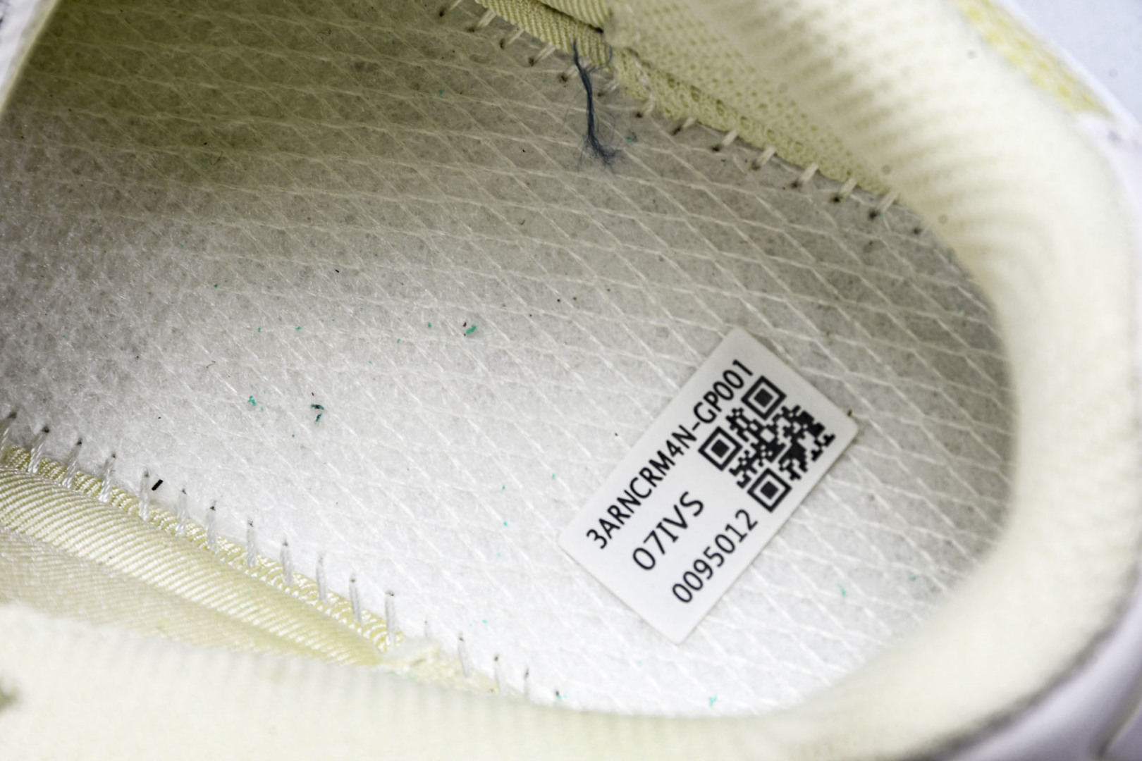 MLB 尺码35-45

纯原出品-MLB Chunky Runner 牙白色 白黄  3ARNCRM4