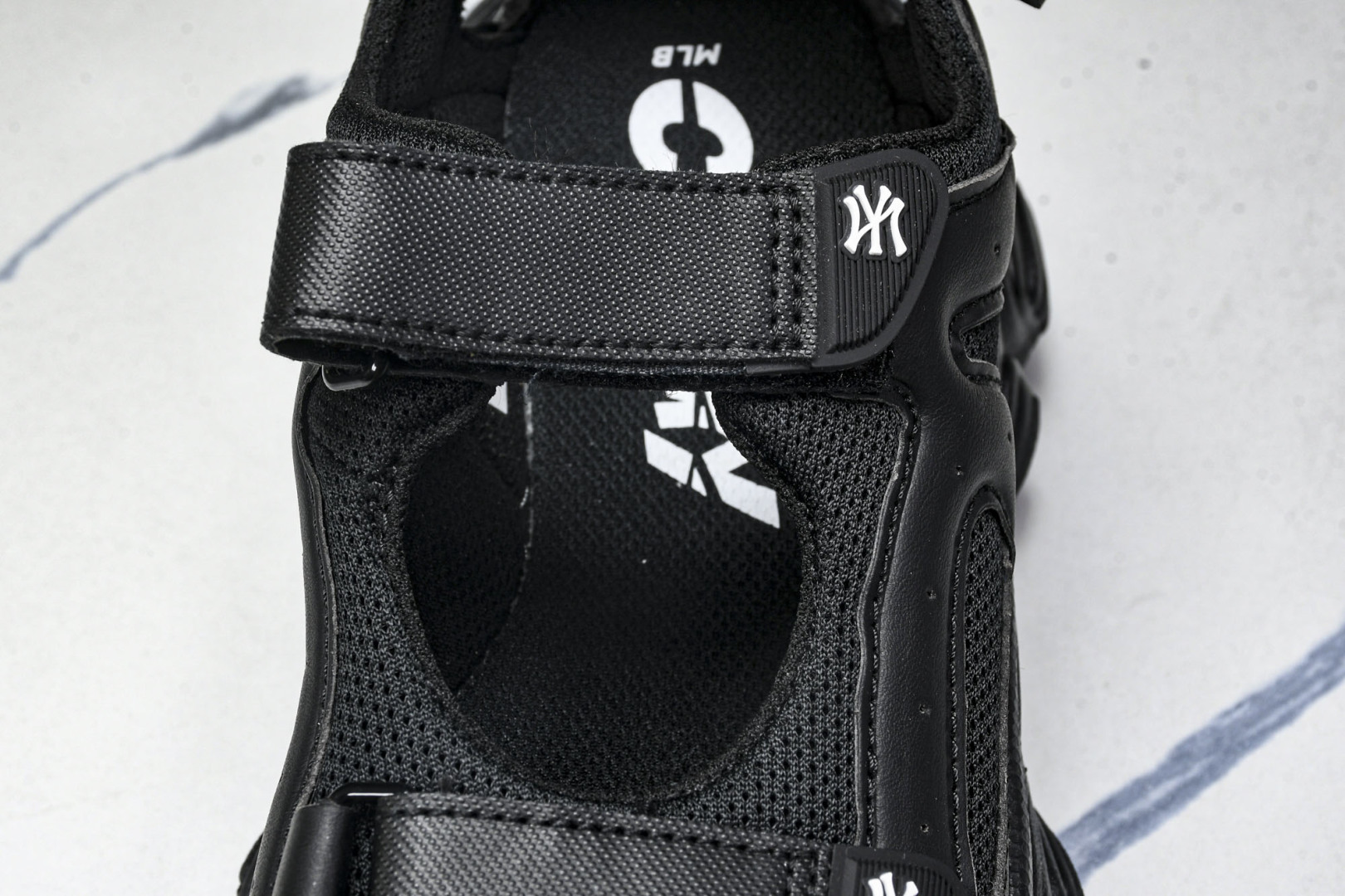MLB 尺码35-45

纯原出品-MLB厚底凉鞋男鞋女鞋2025夏季新款休闲鞋沙滩鞋透气运动鞋老爹鞋 