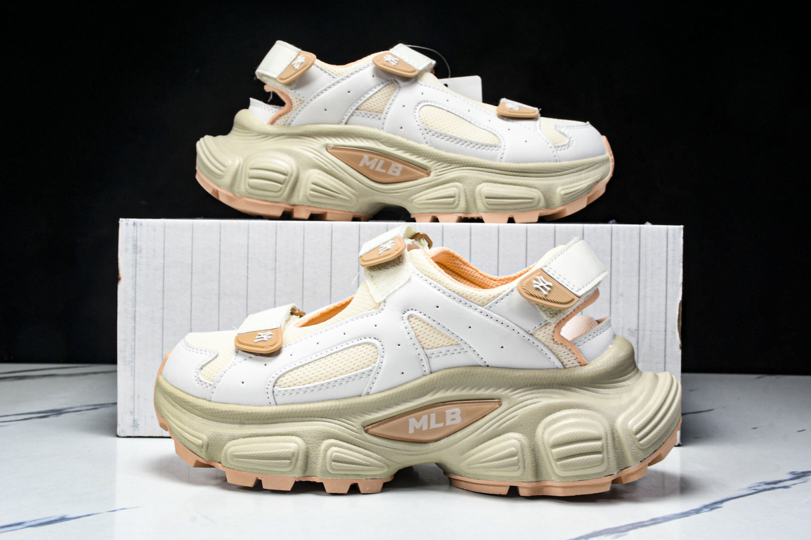 
MLB 尺码35-45

纯原出品-MLB厚底凉鞋男鞋女鞋2025夏季新款休闲鞋沙滩鞋透气运动鞋老爹鞋