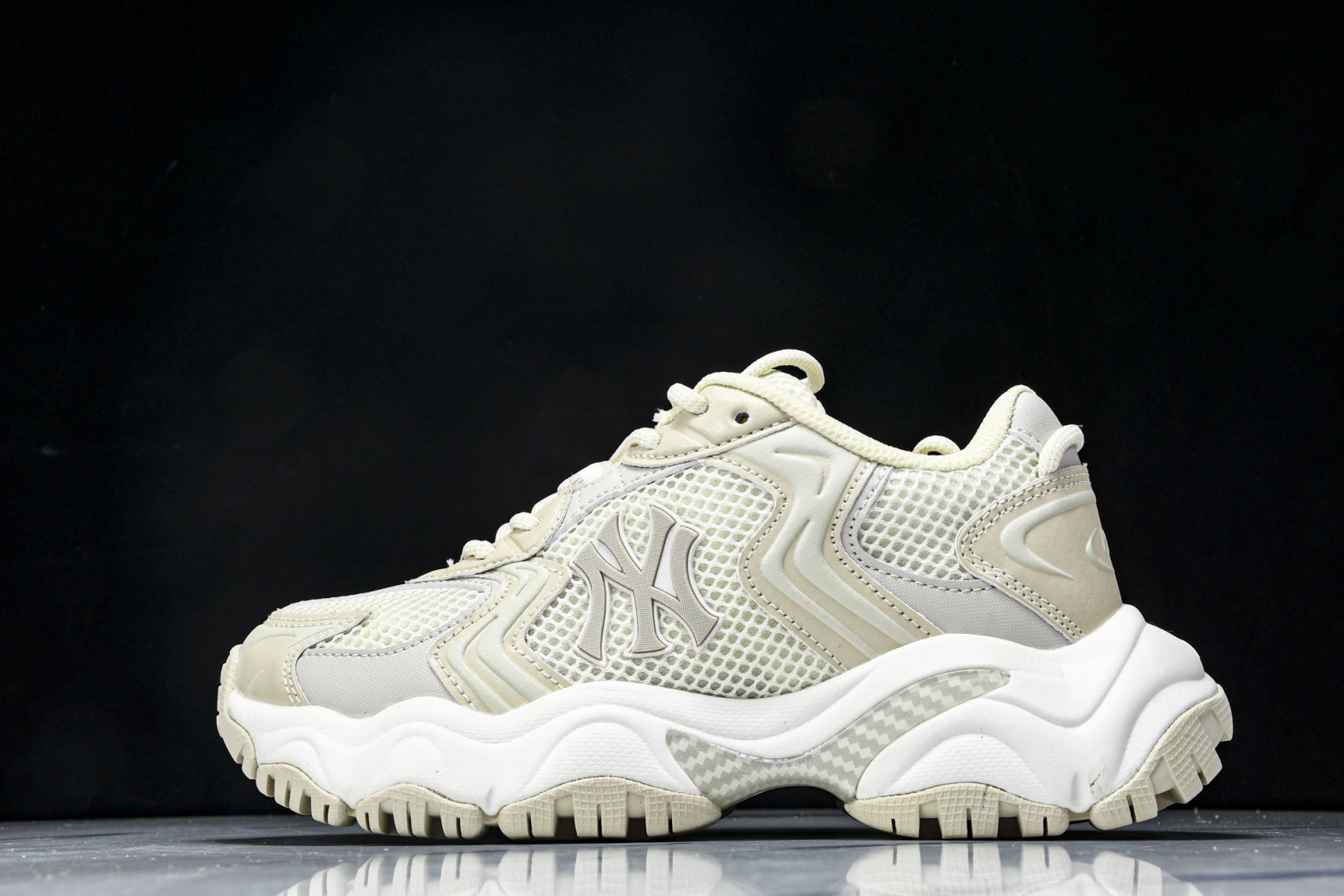 MLB 尺码35-45

纯原出品-MLB CARGO Chunky 赛博老爹鞋 白色 3ASHW075