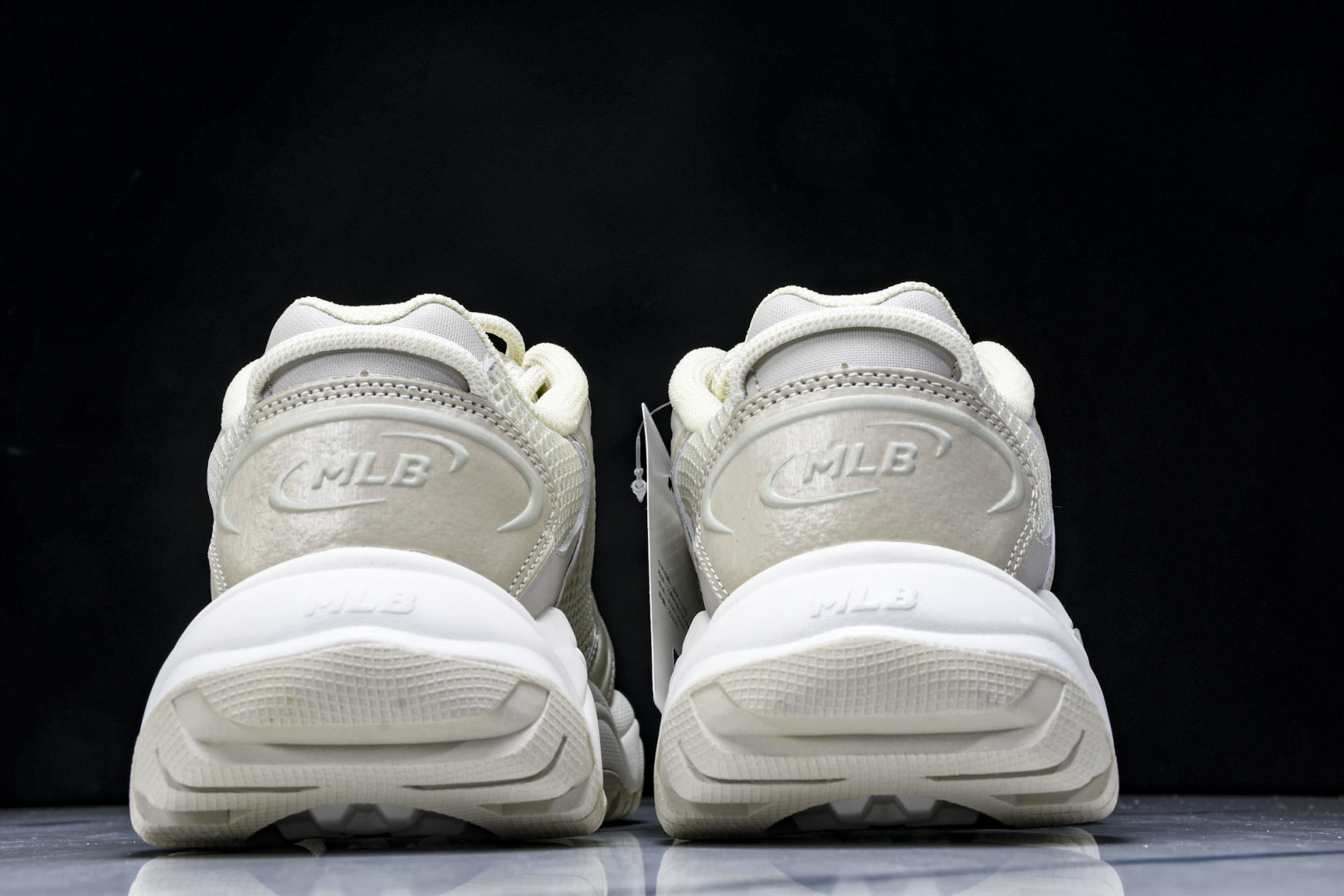 MLB 尺码35-45

纯原出品-MLB CARGO Chunky 赛博老爹鞋 白色 3ASHW075