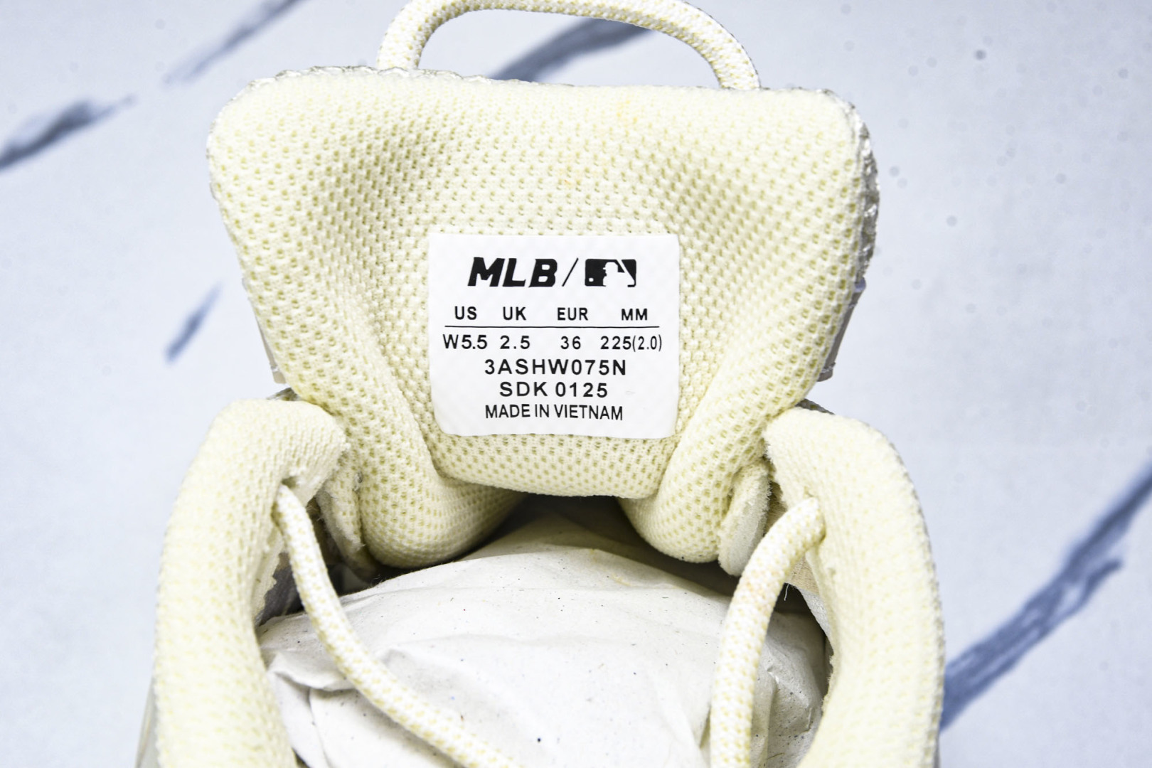 MLB 尺码35-45

纯原出品-MLB CARGO Chunky 赛博老爹鞋 白色 3ASHW075