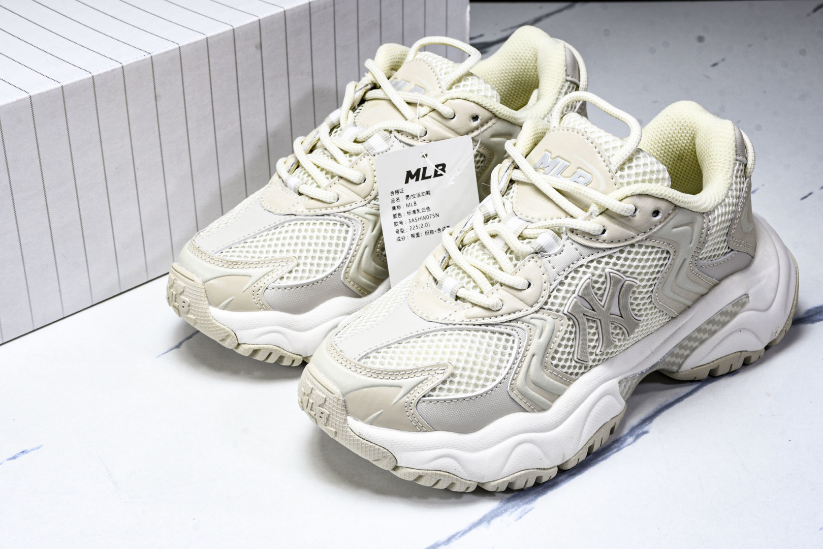 MLB 尺码35-45

纯原出品-MLB CARGO Chunky 赛博老爹鞋 白色 3ASHW075