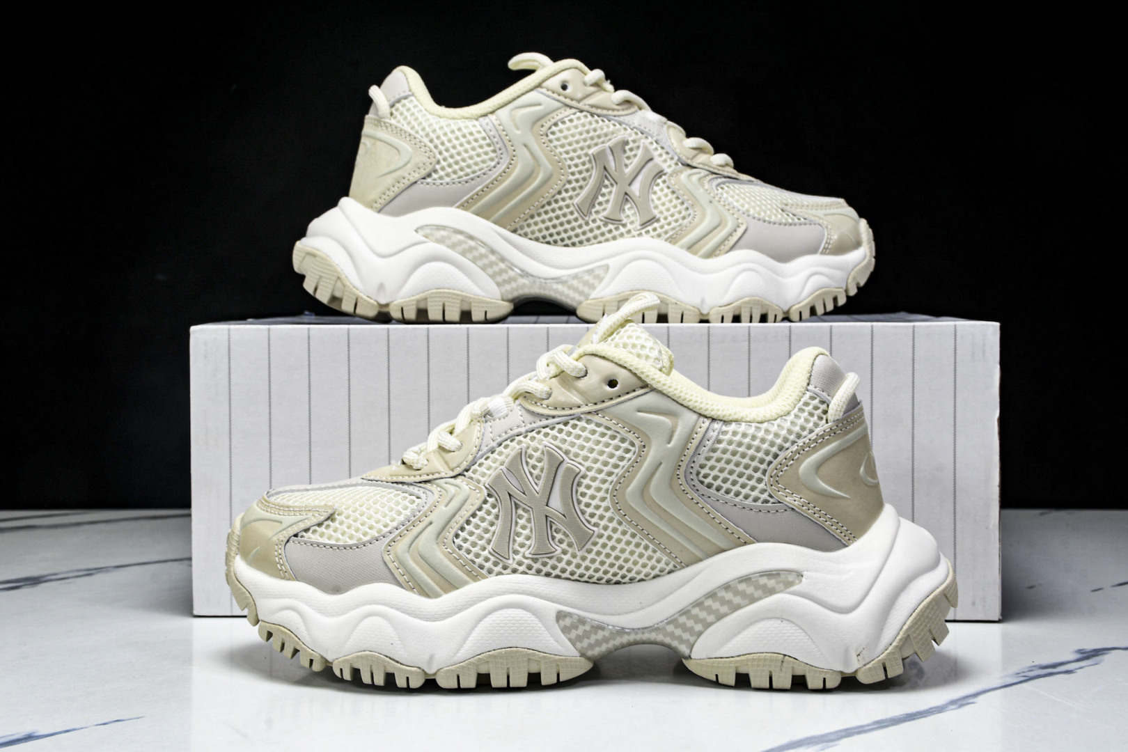 MLB 尺码35-45

纯原出品-MLB CARGO Chunky 赛博老爹鞋 白色 3ASHW075