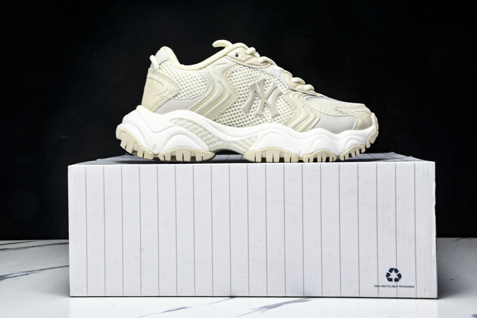 MLB 尺码35-45

纯原出品-MLB CARGO Chunky 赛博老爹鞋 白色 3ASHW075
