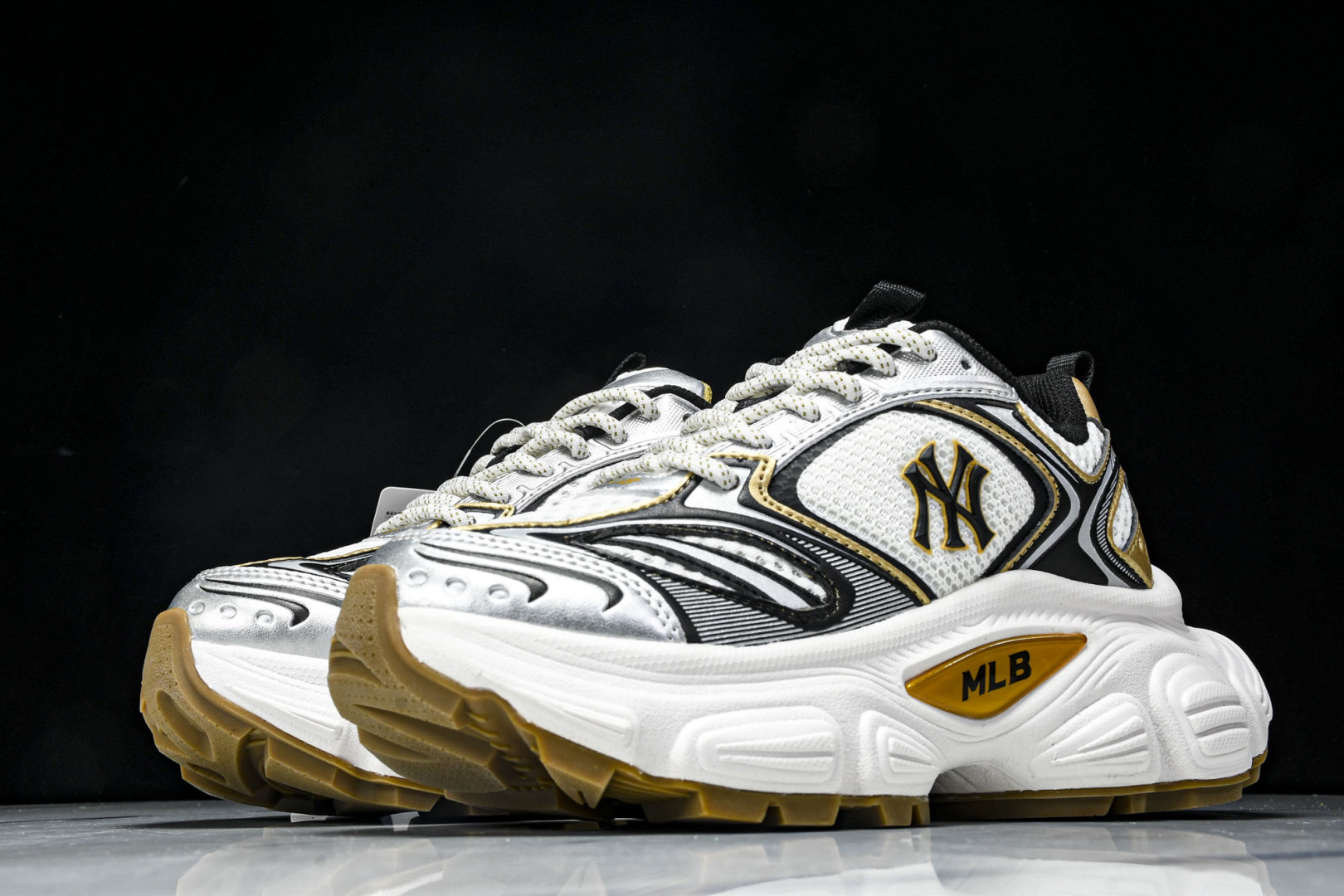 MLB 尺码35-45

纯原出品-MLB Winner Chunky 赛博老爹鞋 白银金 3ASHWD