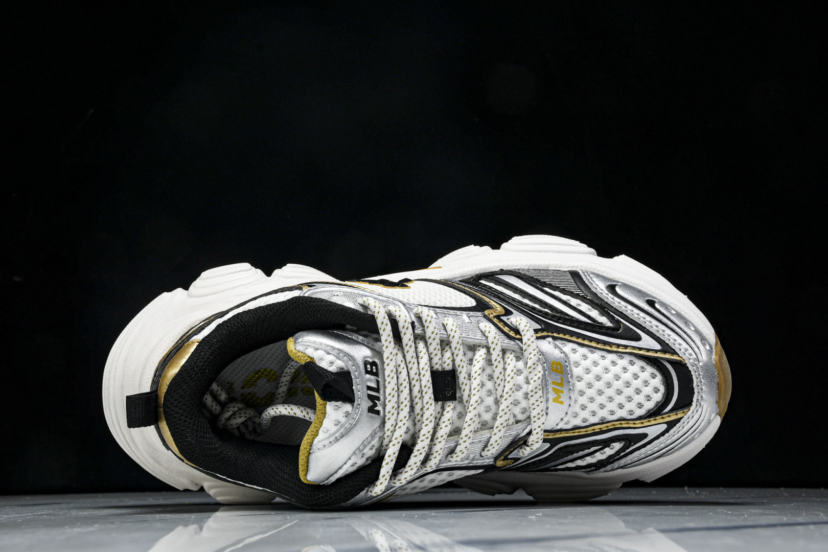 MLB 尺码35-45

纯原出品-MLB Winner Chunky 赛博老爹鞋 白银金 3ASHWD