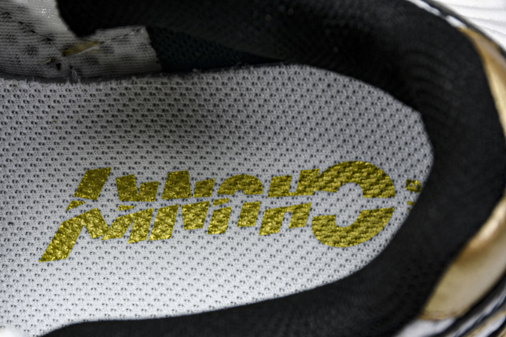 MLB 尺码35-45

纯原出品-MLB Winner Chunky 赛博老爹鞋 白银金 3ASHWD