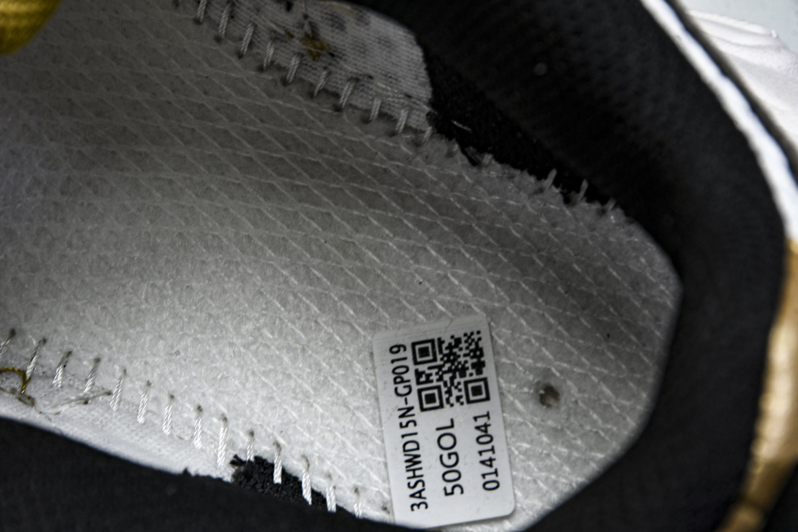 MLB 尺码35-45

纯原出品-MLB Winner Chunky 赛博老爹鞋 白银金 3ASHWD