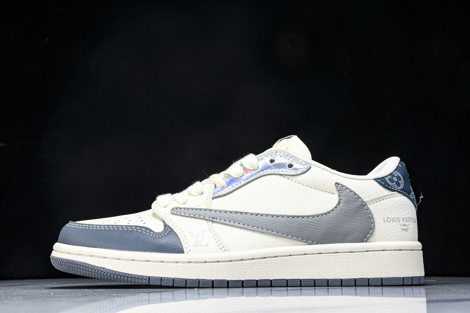DUNK  尺码36-45

纯原出品-Travis Scott x Fragment Design x