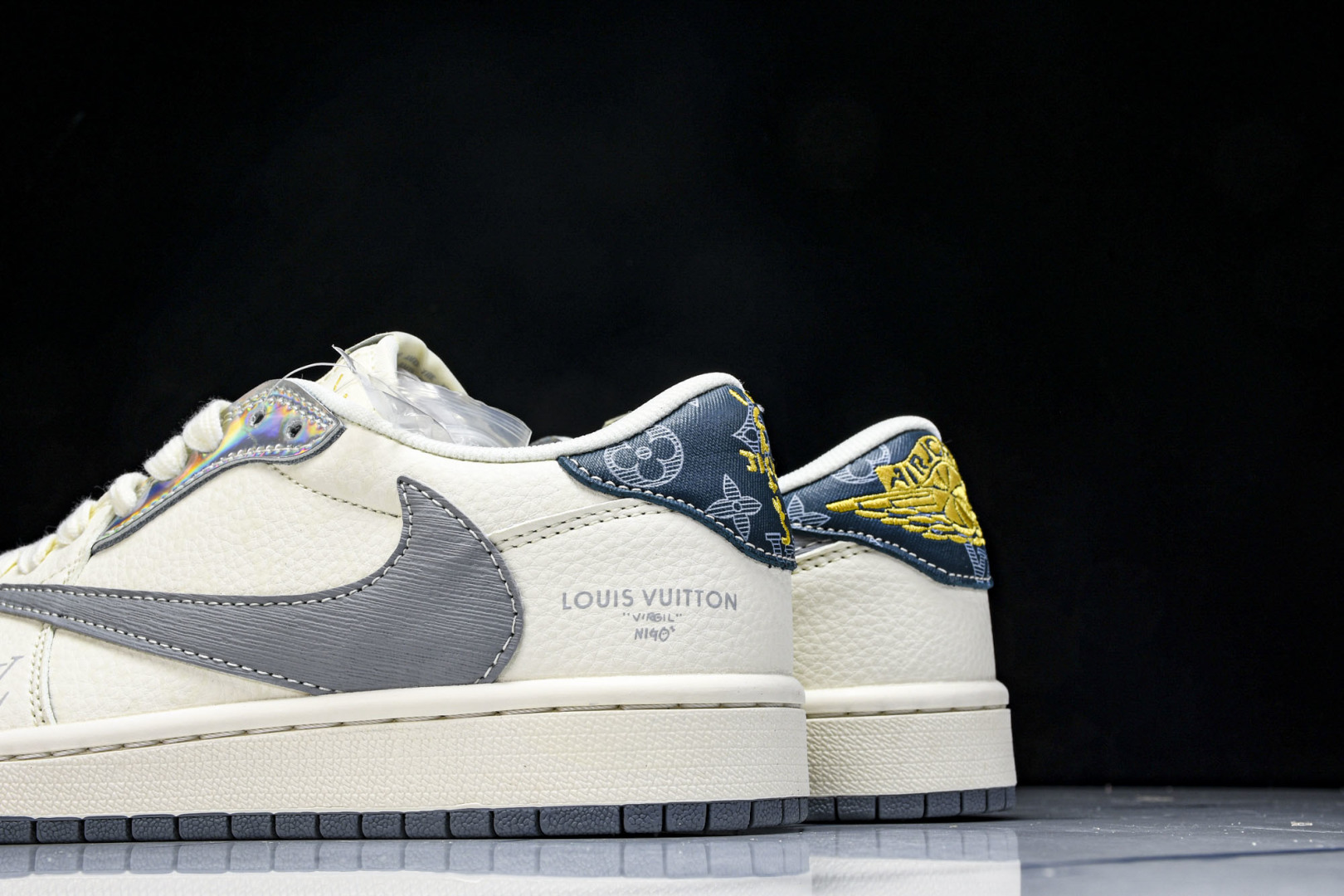 DUNK  尺码36-45

纯原出品-Travis Scott x Fragment Design x