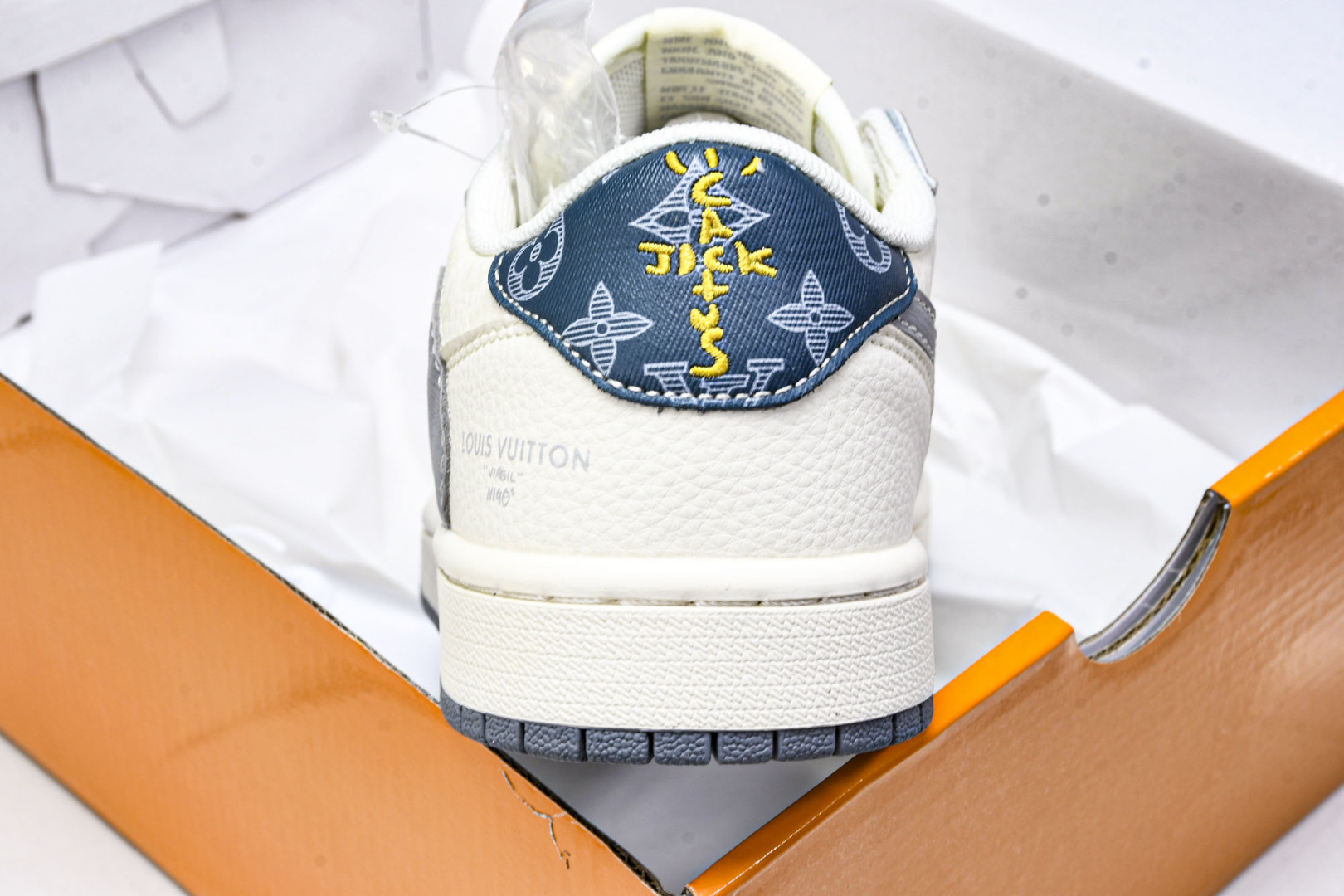 DUNK  尺码36-45

纯原出品-Travis Scott x Fragment Design x