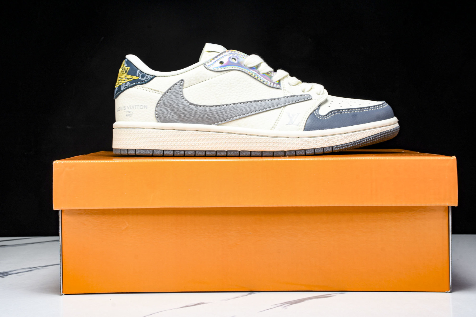 DUNK  尺码36-45

纯原出品-Travis Scott x Fragment Design x