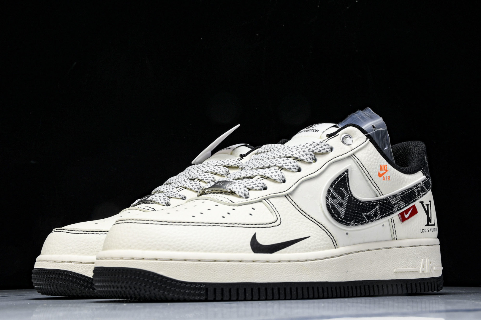AF1空军 尺码36-45

纯原出品-Air Force 1'07 Low LV联名 黑线黑牛仔 空军