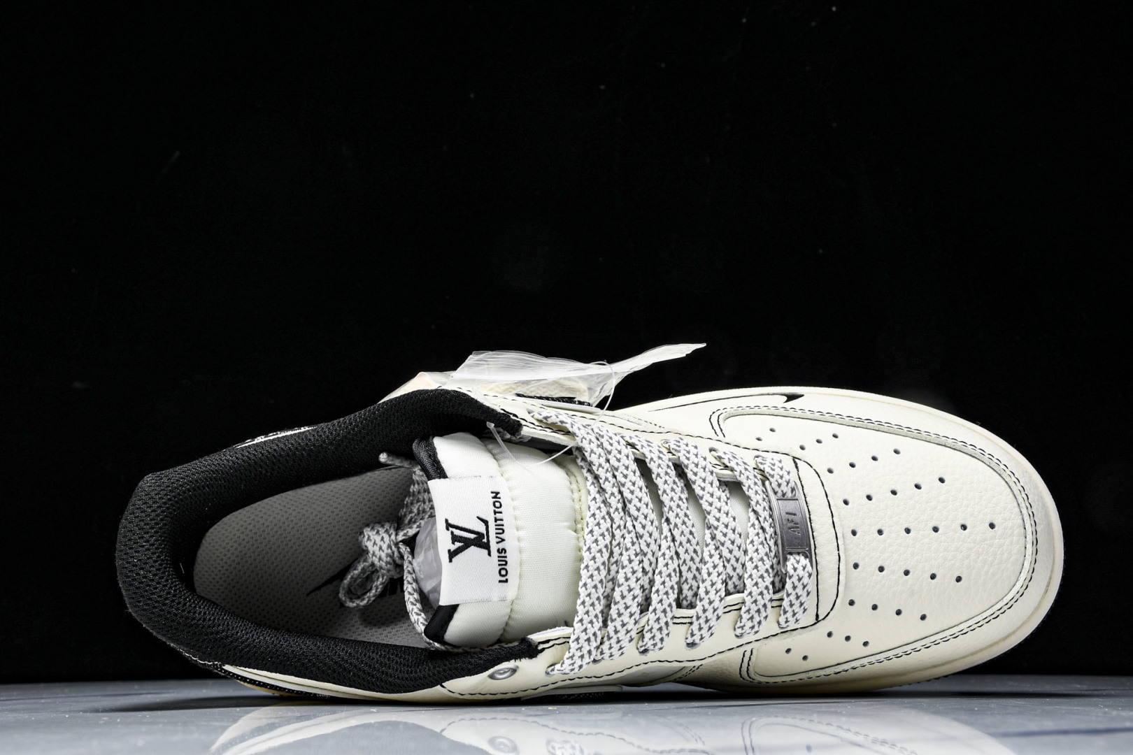 AF1空军 尺码36-45

纯原出品-Air Force 1'07 Low LV联名 黑线黑牛仔 空军