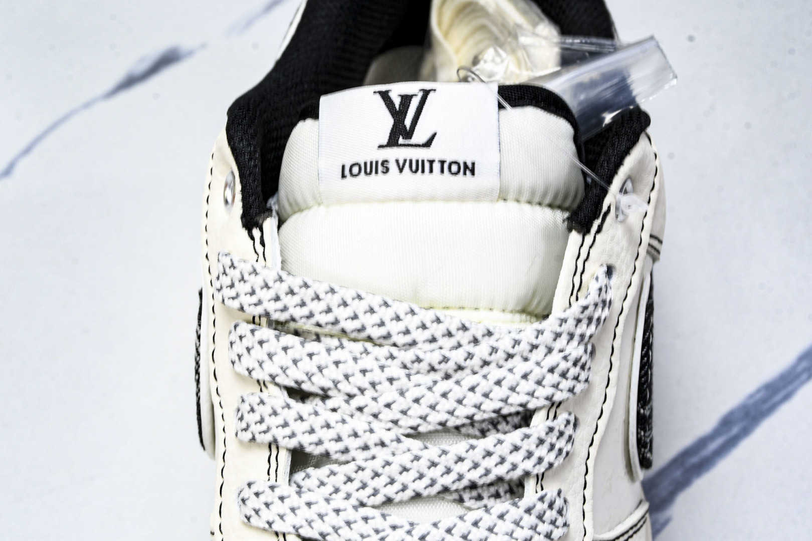 AF1空军 尺码36-45

纯原出品-Air Force 1'07 Low LV联名 黑线黑牛仔 空军