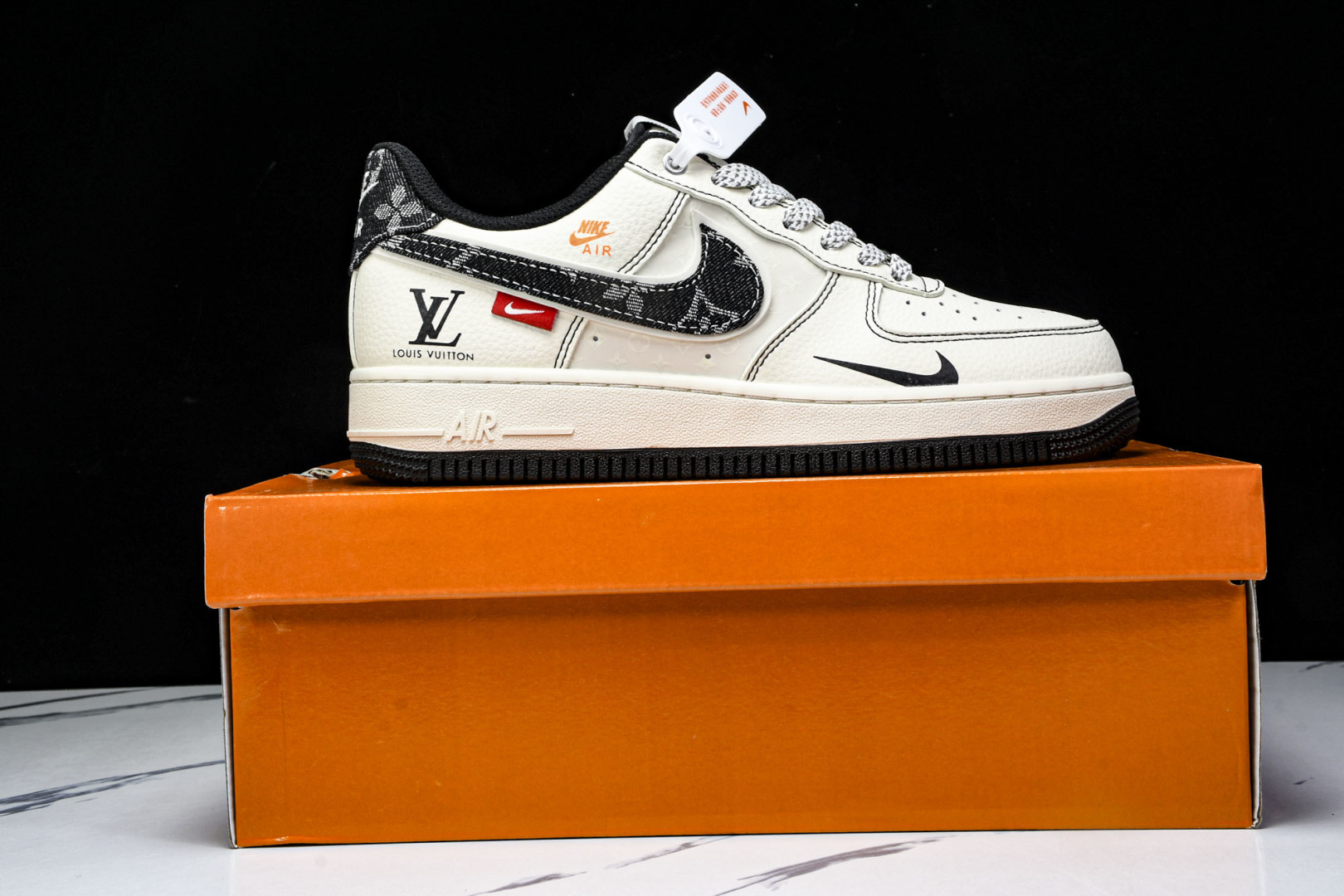AF1空军 尺码36-45

纯原出品-Air Force 1'07 Low LV联名 黑线黑牛仔 空军