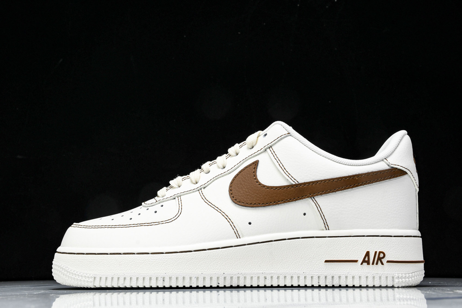 AF1空军 尺码36-45

纯原出品-Air Force 1'07 Low 空军一号低帮休闲板鞋 HQ