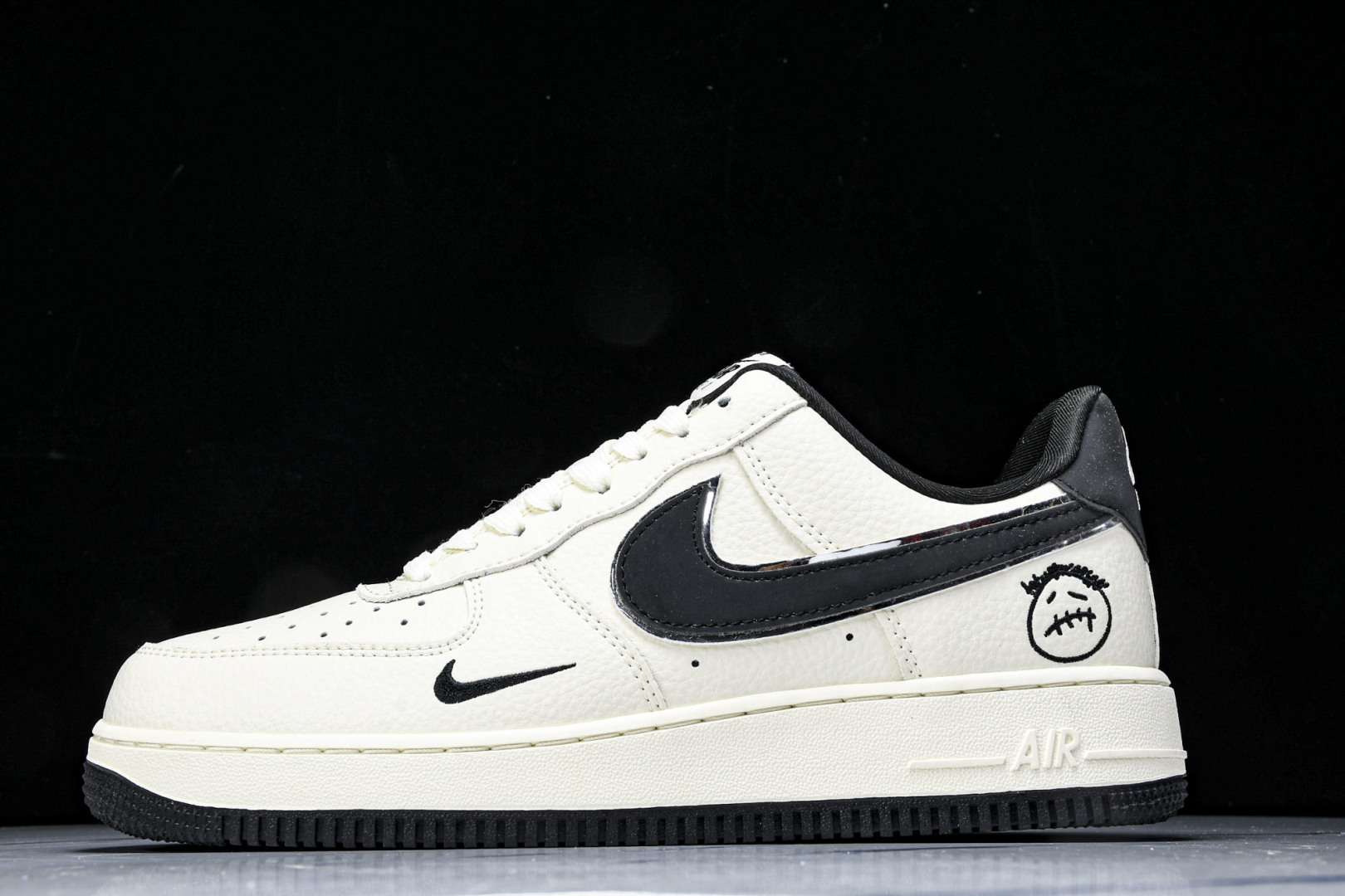 AF1空军 尺码36-45

纯原出品-Air Force 1'07 Low 米黑鬼脸 空军一号低帮休闲