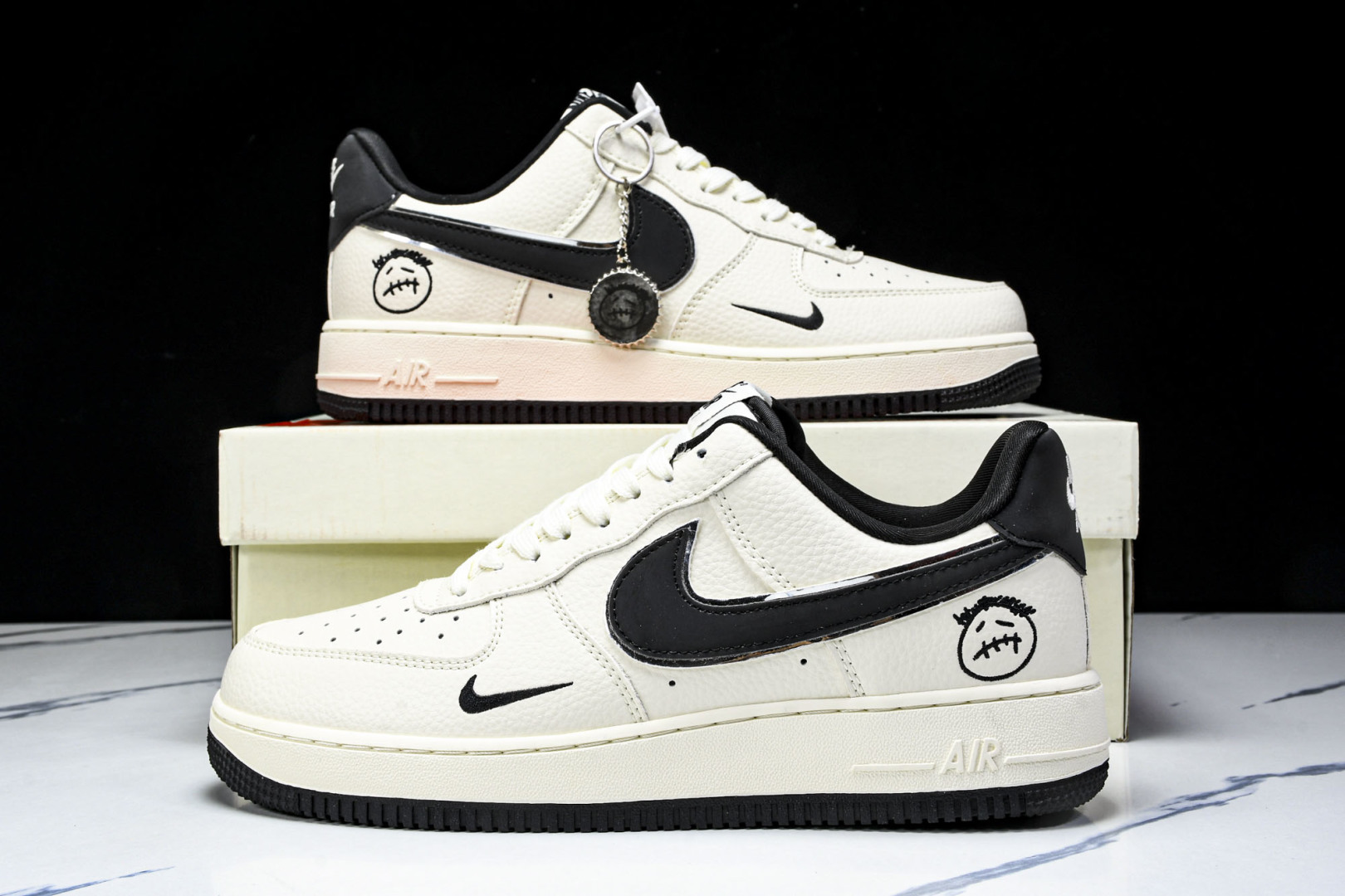 AF1空军 尺码36-45

纯原出品-Air Force 1'07 Low 米黑鬼脸 空军一号低帮休闲