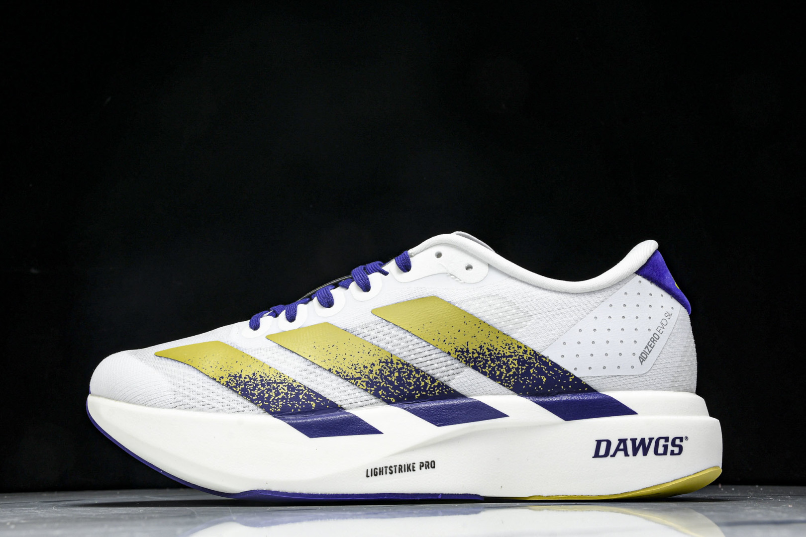 Adizero 尺码39-45

纯原出品-Adizero Evo SL 阿迪超轻透气缓震跑鞋 JQ45