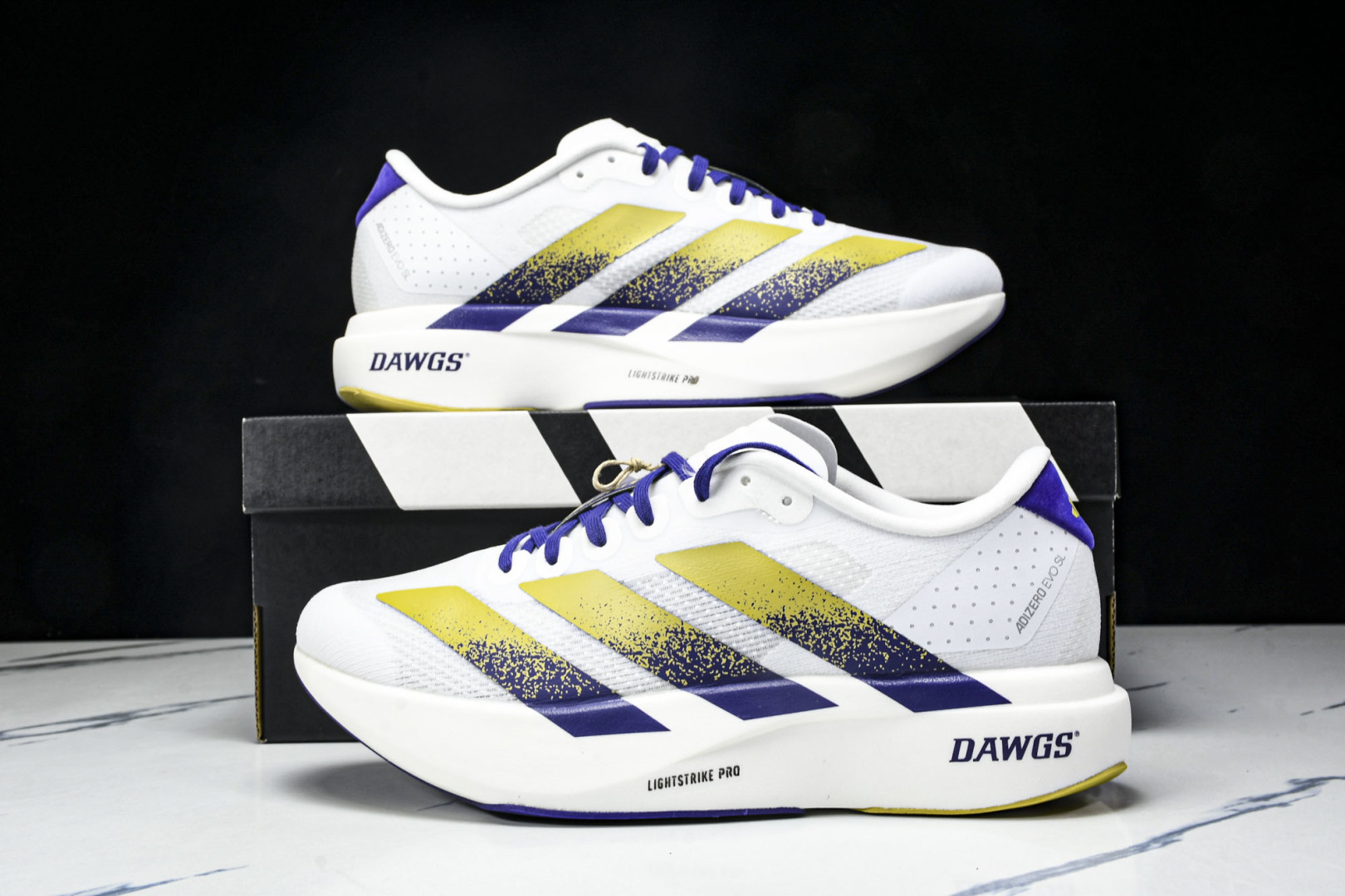 Adizero 尺码39-45

纯原出品-Adizero Evo SL 阿迪超轻透气缓震跑鞋 JQ45