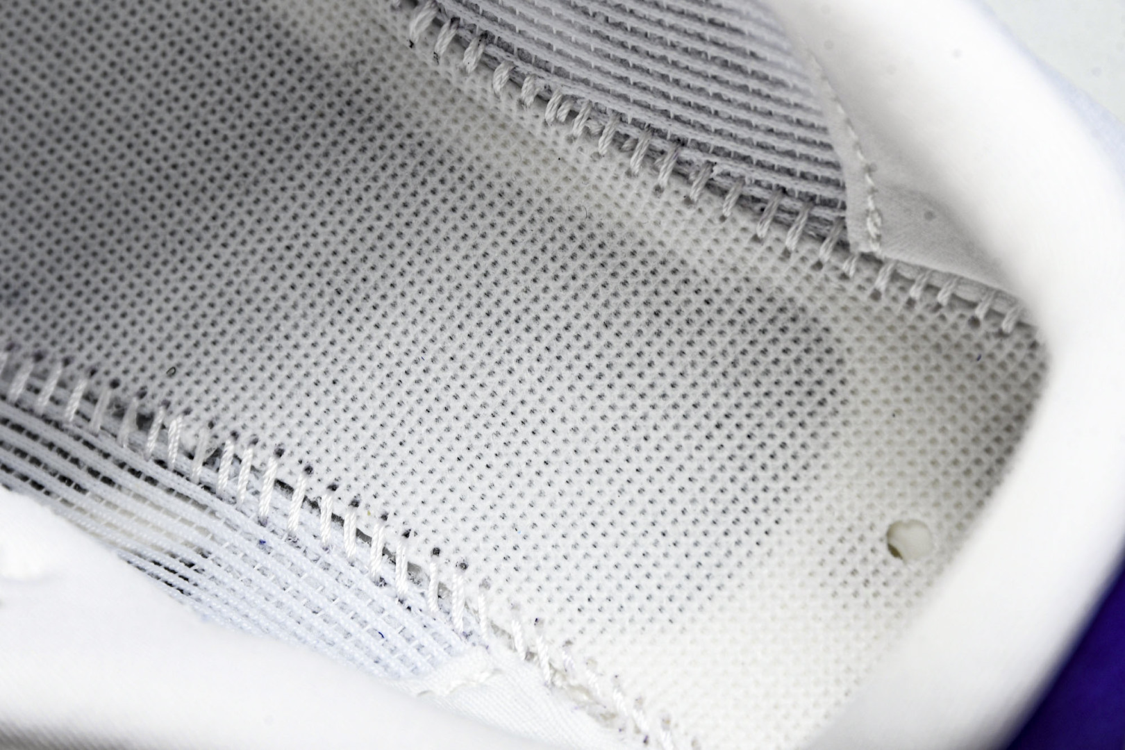 Adizero 尺码39-45

纯原出品-Adizero Evo SL 阿迪超轻透气缓震跑鞋 JQ45