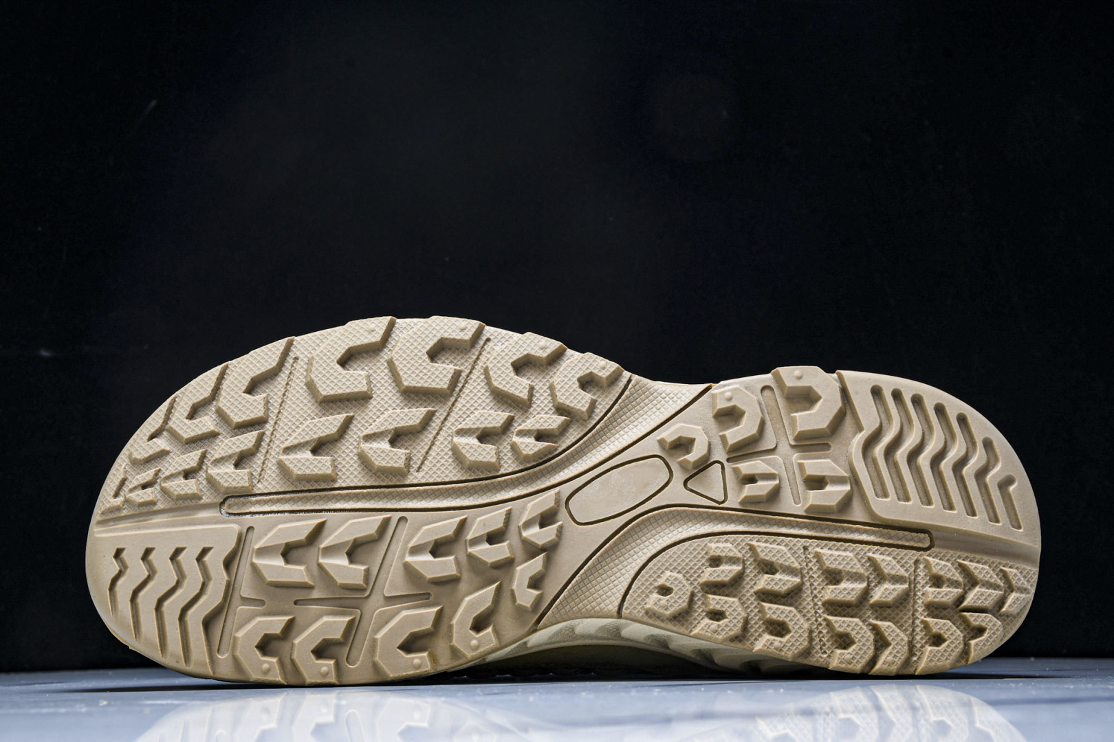 爱步 尺码39-44

纯原出品-Ecco爱步 越野系列 夏季新款 男士牛皮舒适运动沙滩凉鞋 77169