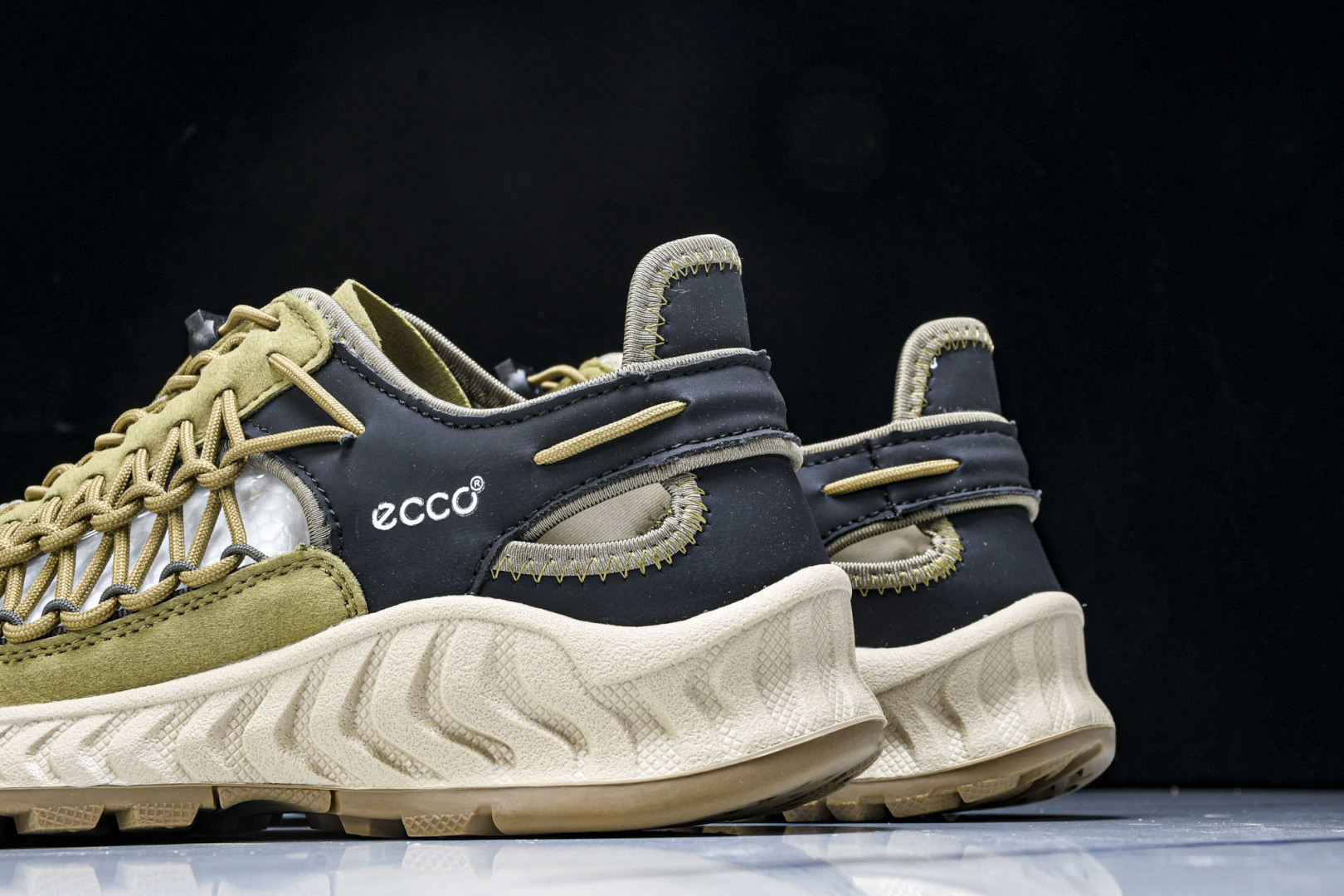 爱步 尺码39-44

纯原出品-Ecco爱步 越野系列 夏季新款 男士牛皮舒适运动沙滩凉鞋 77169