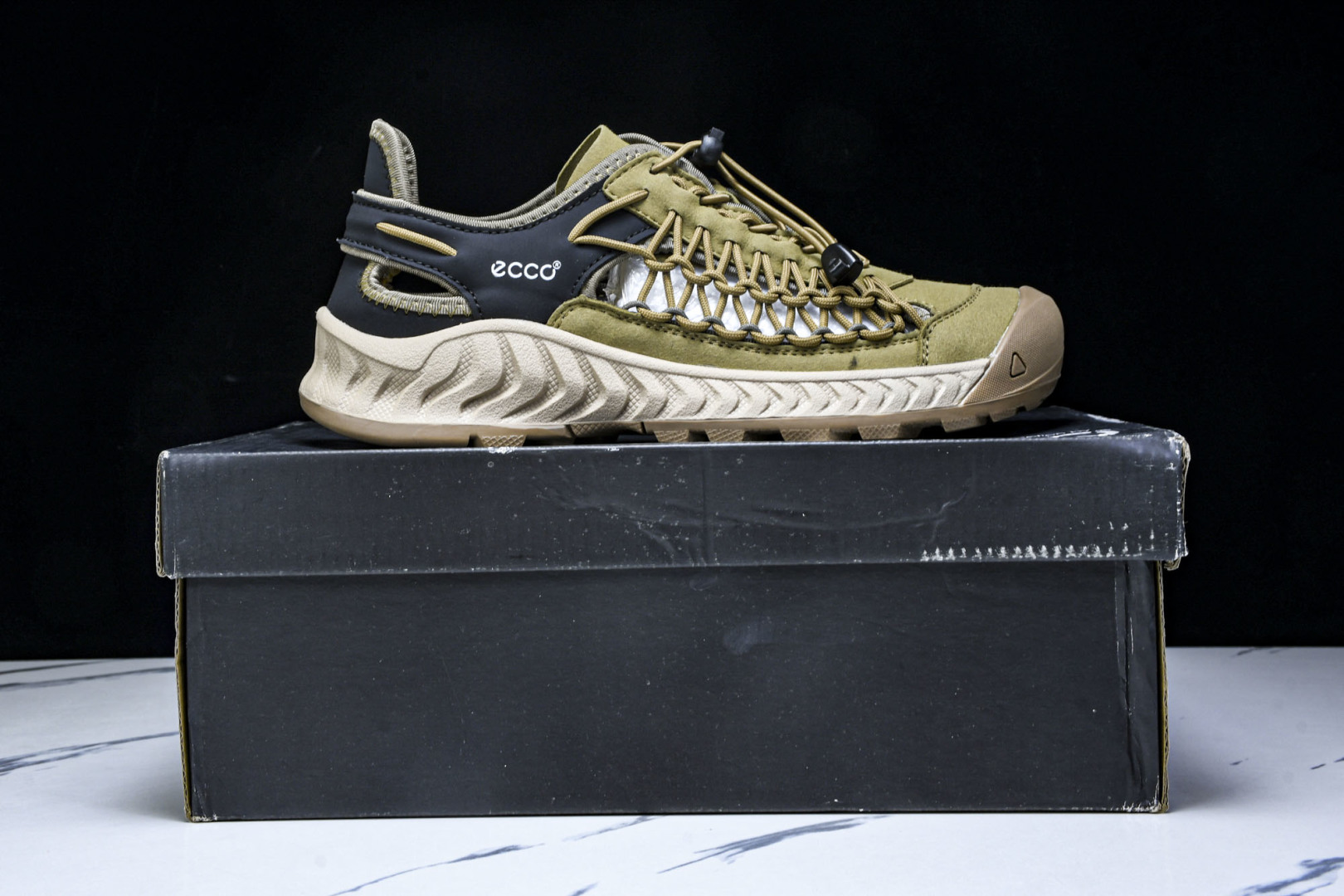 爱步 尺码39-44

纯原出品-Ecco爱步 越野系列 夏季新款 男士牛皮舒适运动沙滩凉鞋 77169